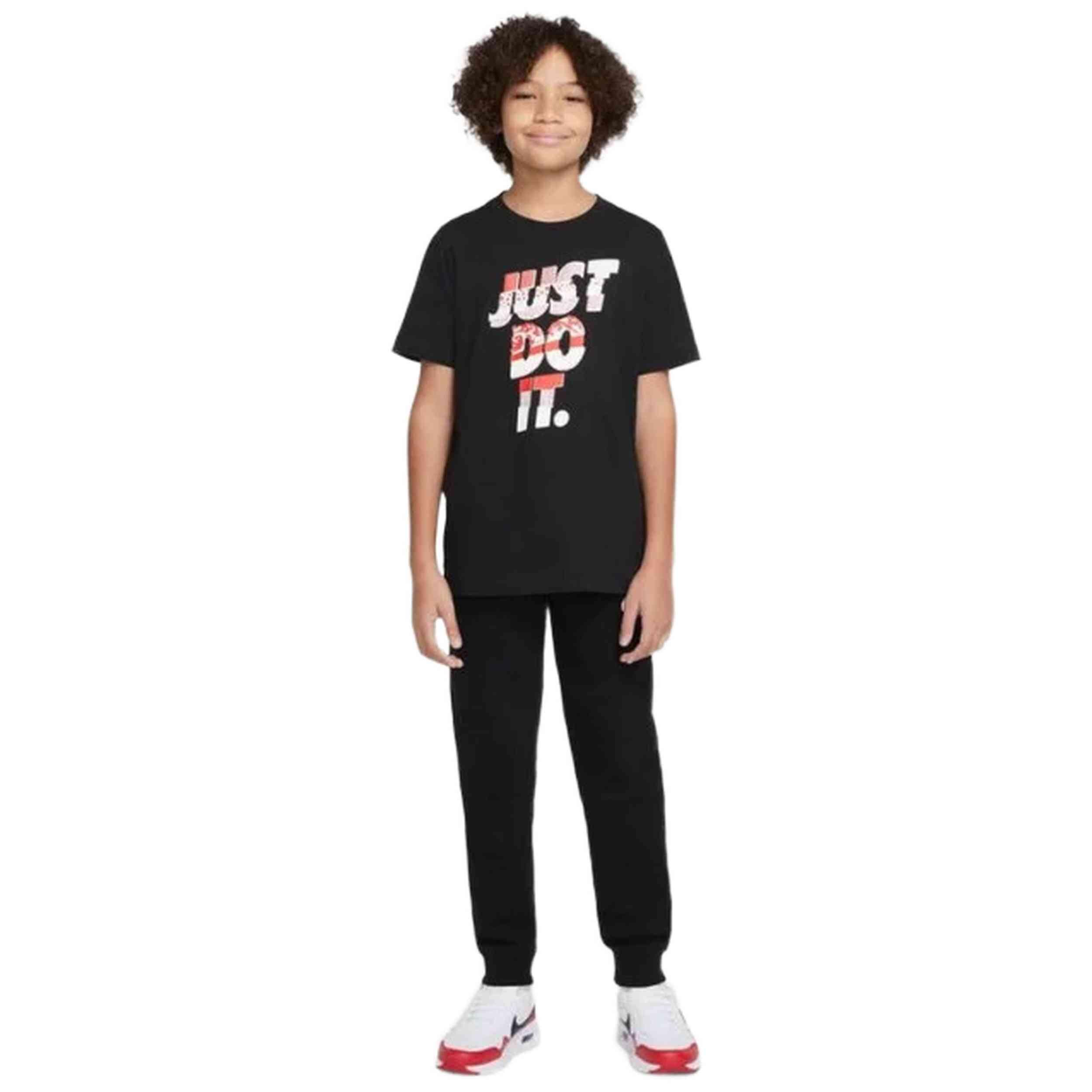 Camiseta de manga corta Nike modelo DO1822-010 para niños 4/4