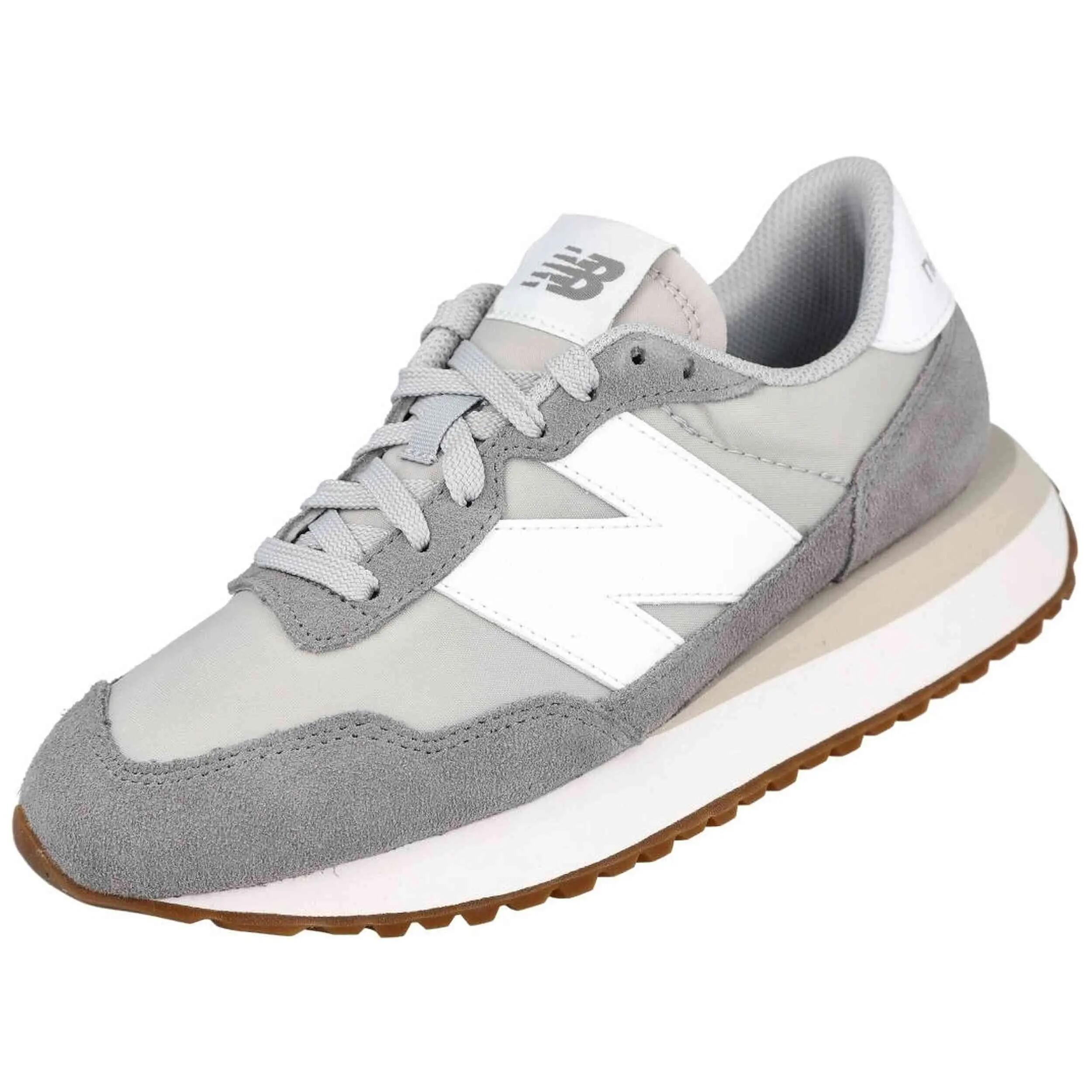 NEW BALANCE picture