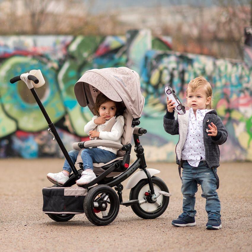 Infantil Paseo Triciclo neumático JAGUAR asiento giratorio BLACK & YELLOW 3/4
