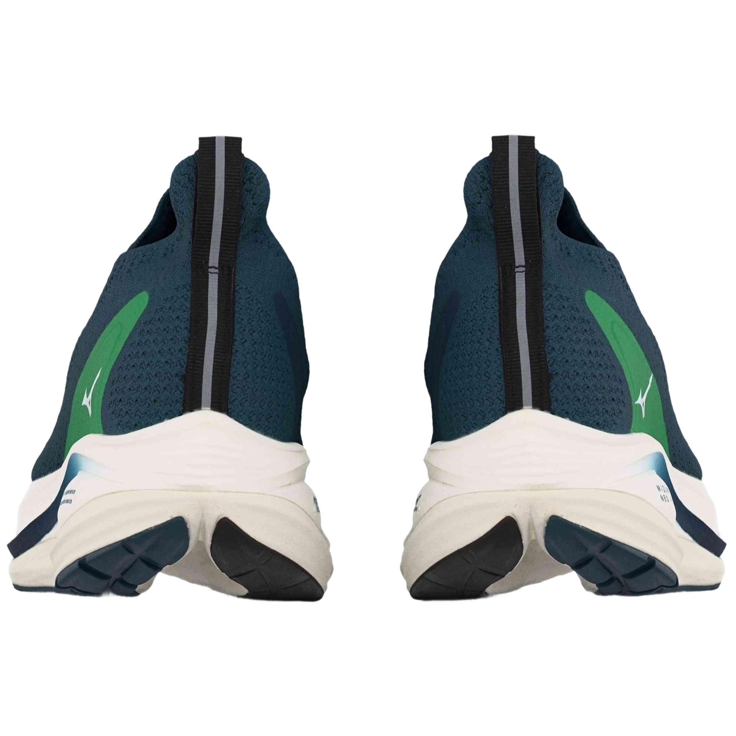 Scarpe da running Mizuno modello Neo Vista 2 per uomini 4/5
