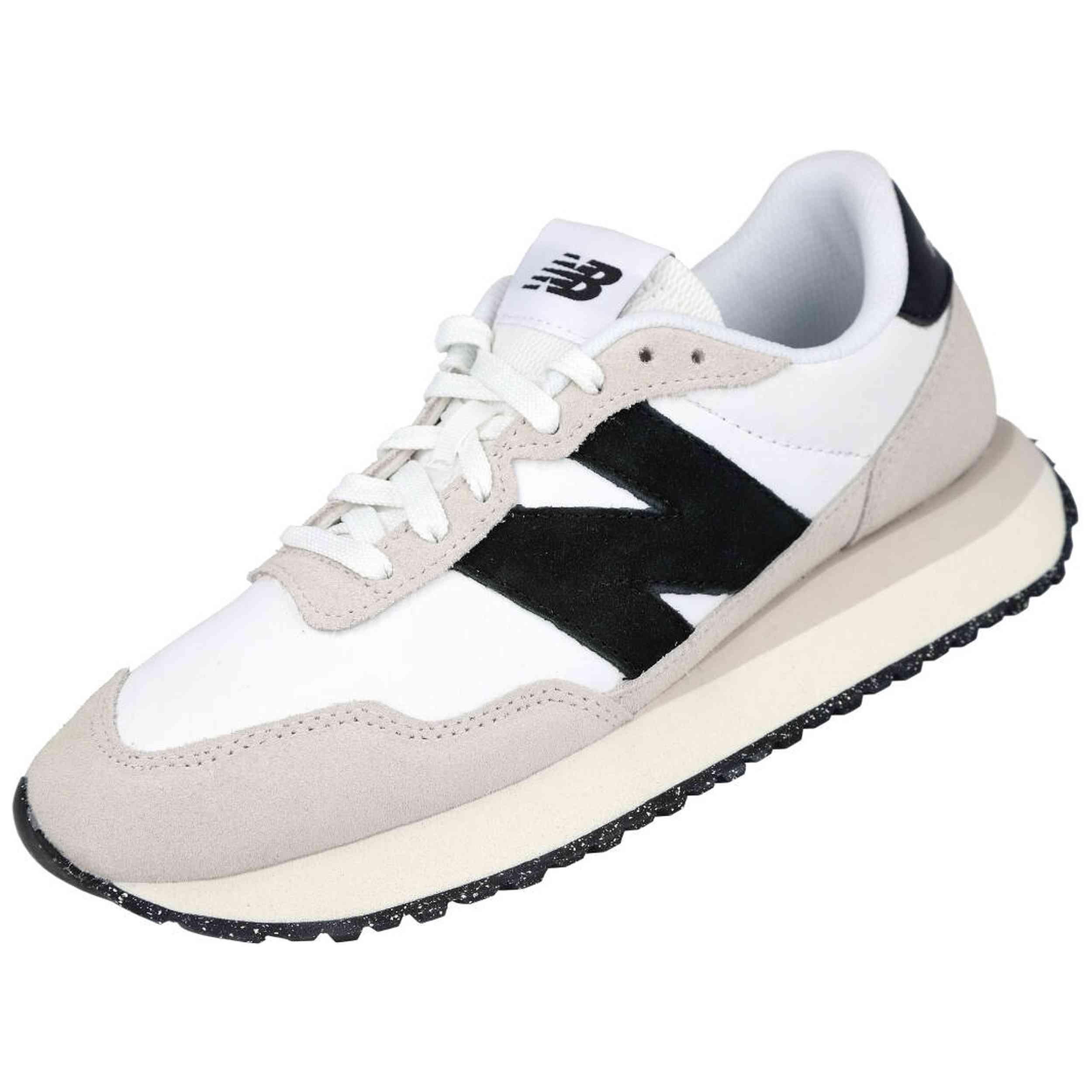 NEW BALANCE picture