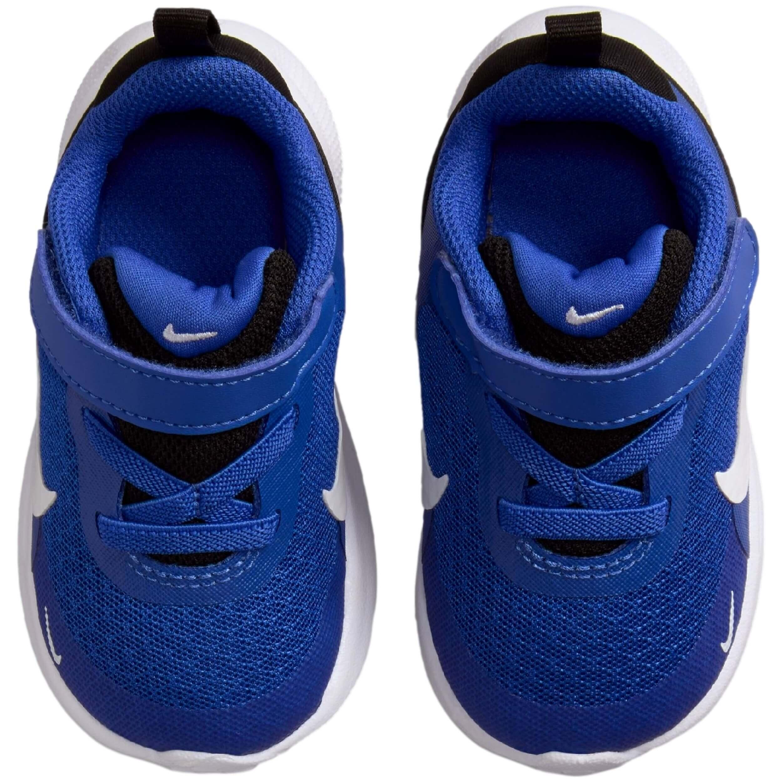 Scarpe Nike modello Revolution 7 per bebè 4/5