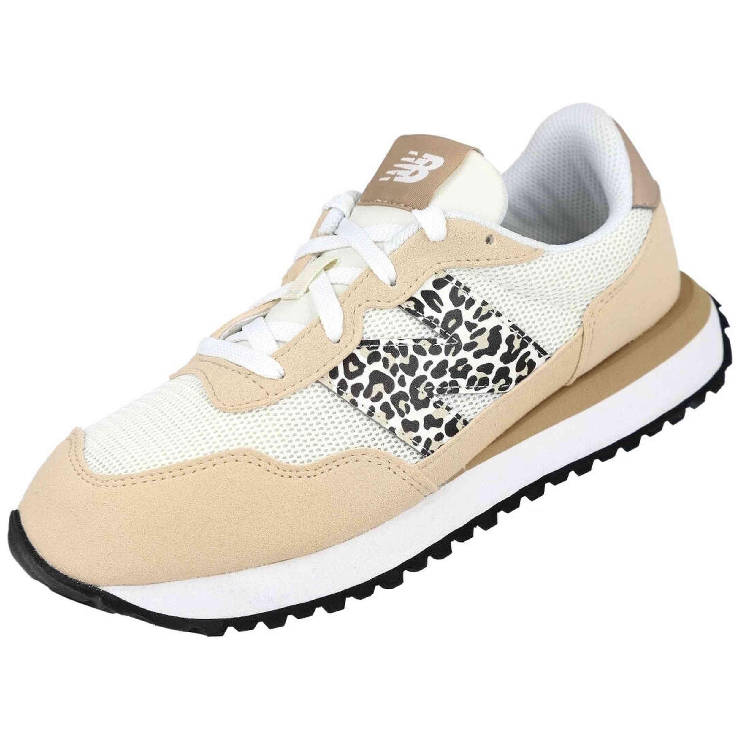 NEW BALANCE picture