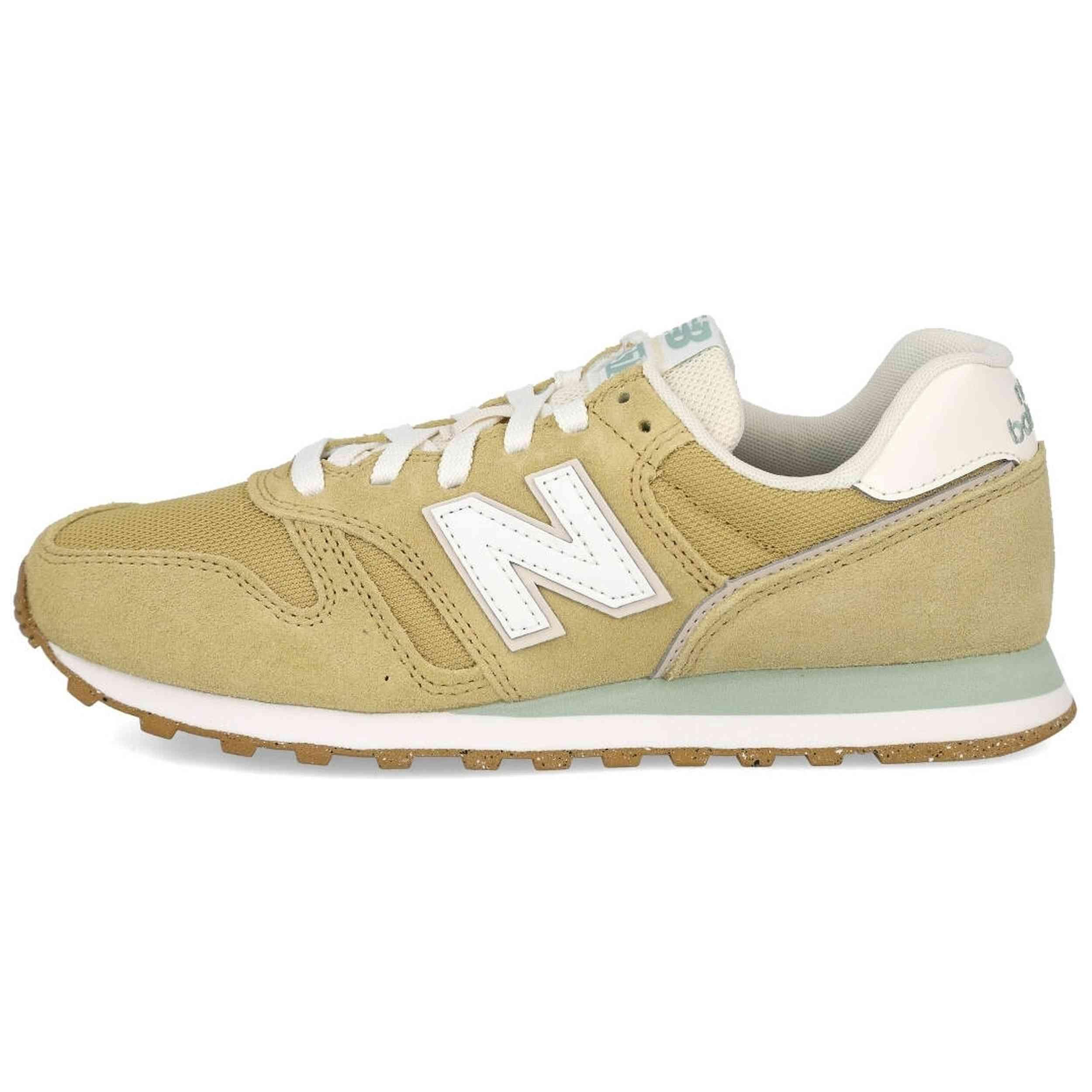 Scarpe New balance modello 070-043497 per unisex 3/4