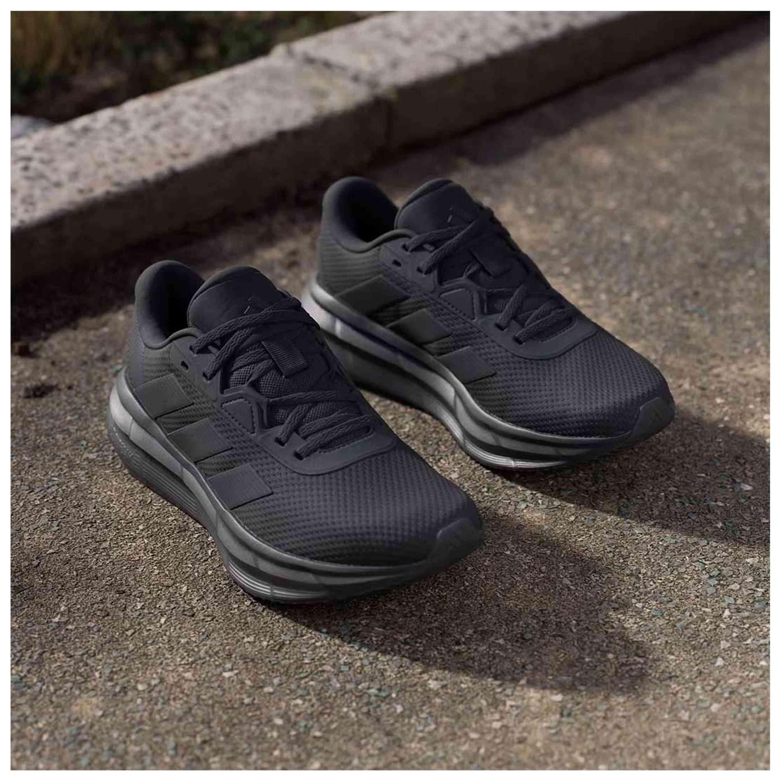 Hardloopschoenen Adidas model 070-516724 voor unisex 4/5