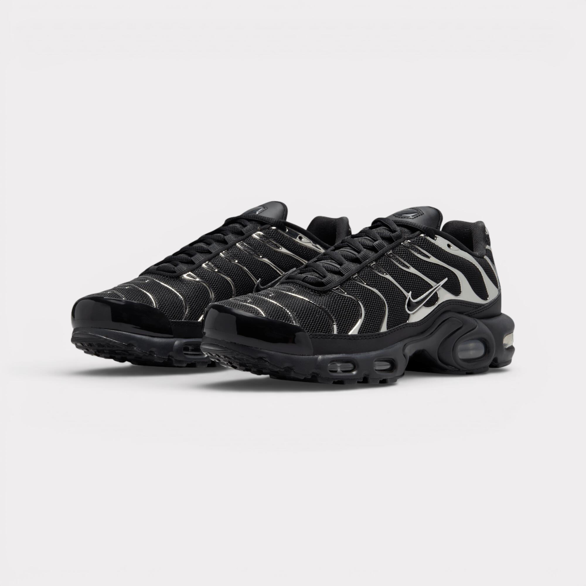 Nike Air Max Plus - Black Chrome (W) 2/7