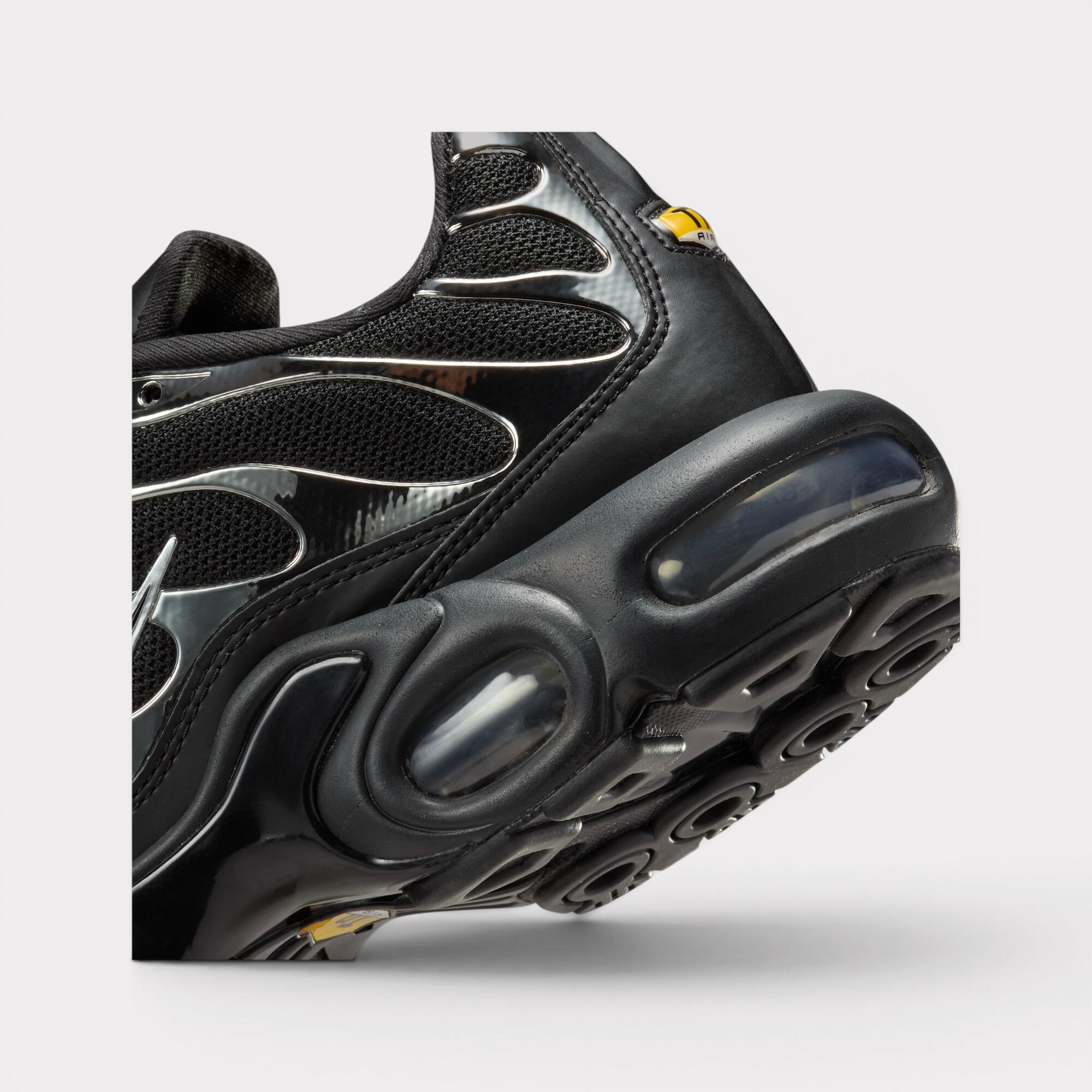 Nike Air Max Plus - Black Chrome (W) 7/7