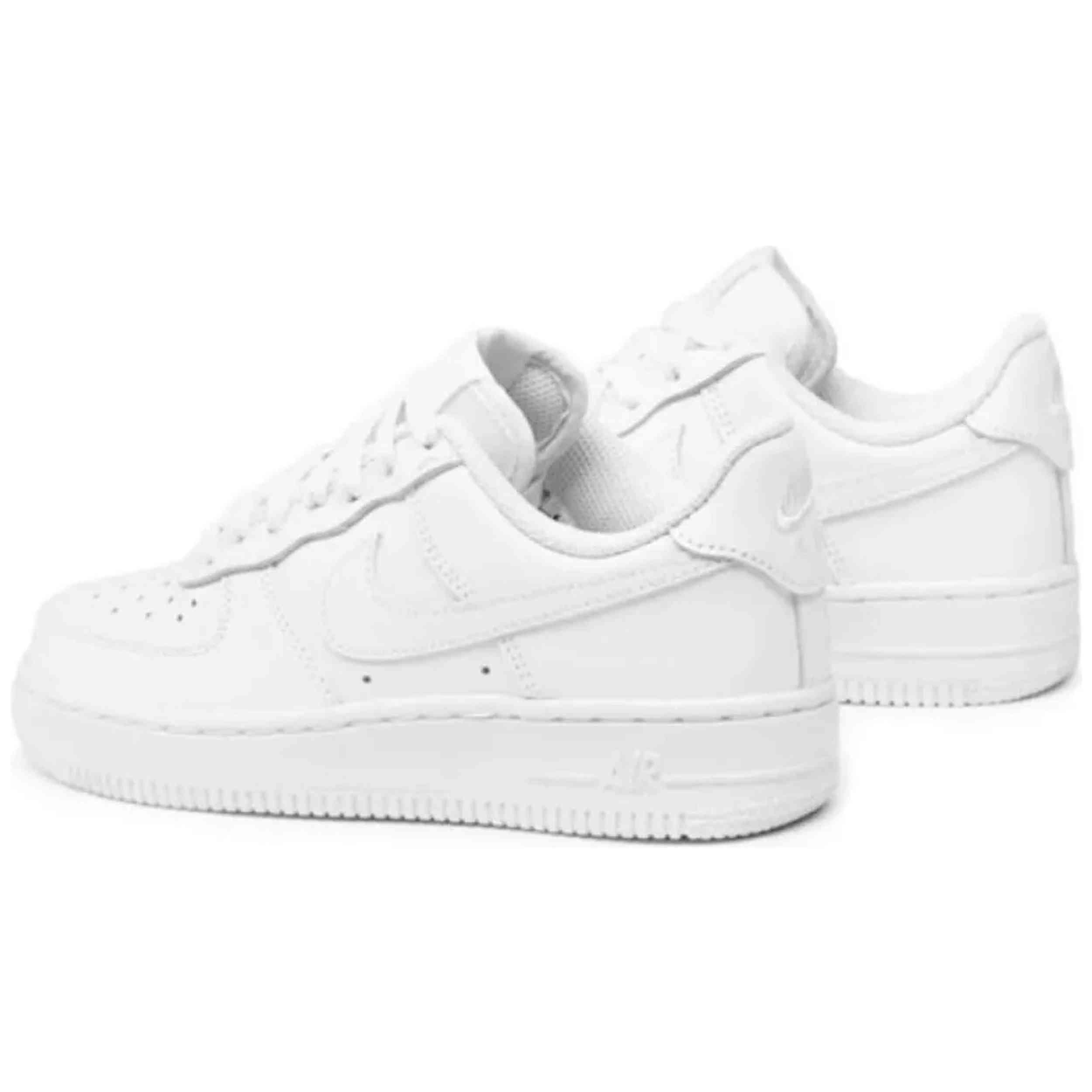 Scarpe Nike modello Air Force 1 per donne 4/5