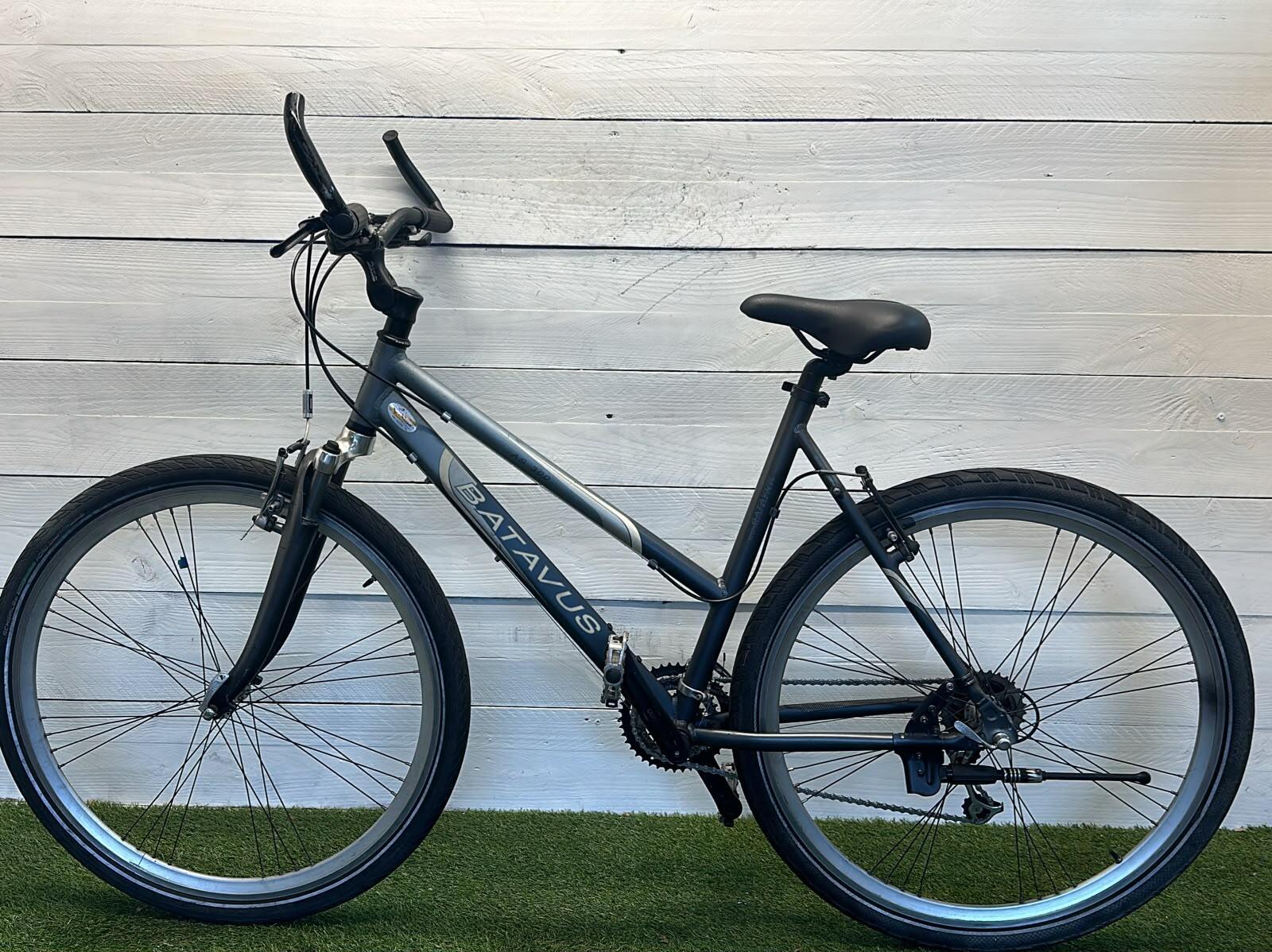 Batavus stadsfiets 28" grijs-metal, 24v, gesloten kettingkast, zijstandaard 3/3