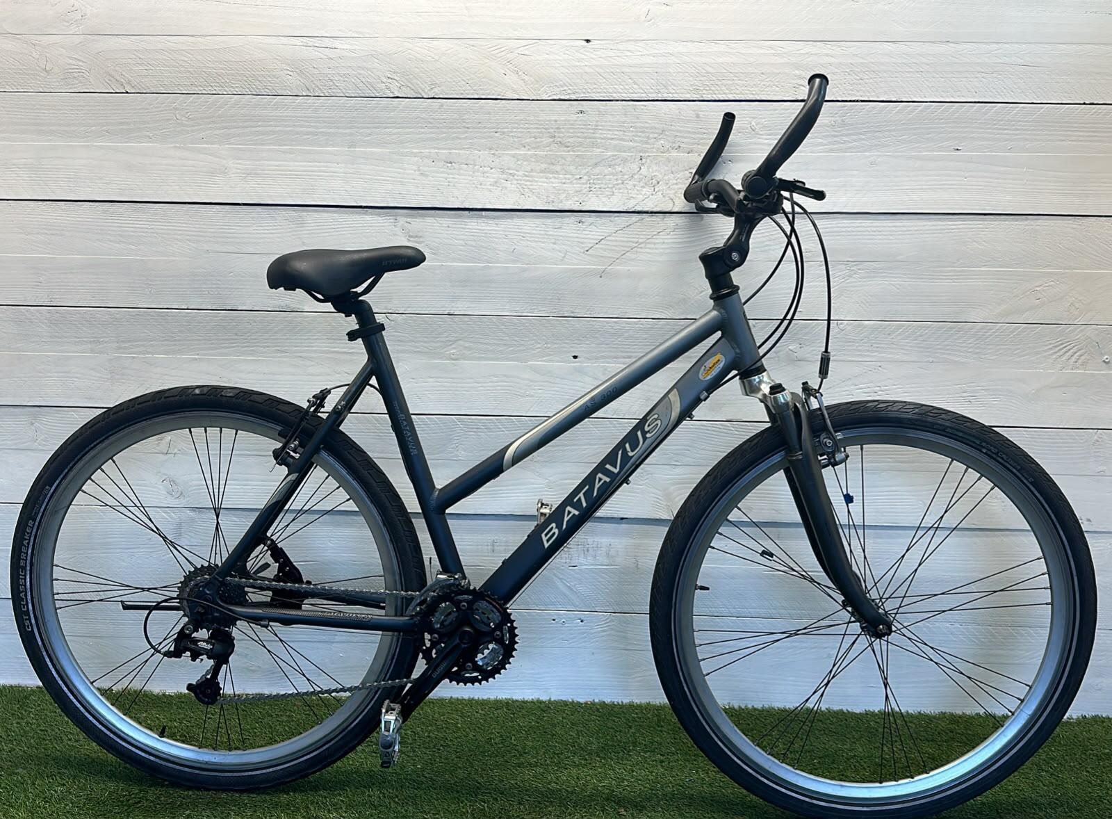 Batavus stadsfiets 28" grijs-metal, 24v, gesloten kettingkast, zijstandaard 2/3