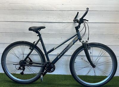 Batavus stadsfiets dames 28" - metal/grijs, tweedehands, met standaard.