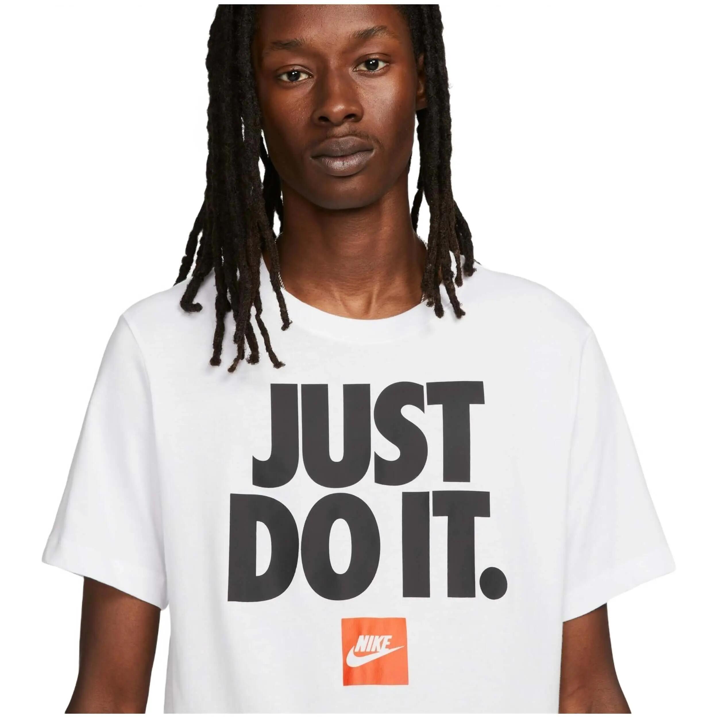 T-shirt Nike modelo DZ2989-100 para homem 2/4