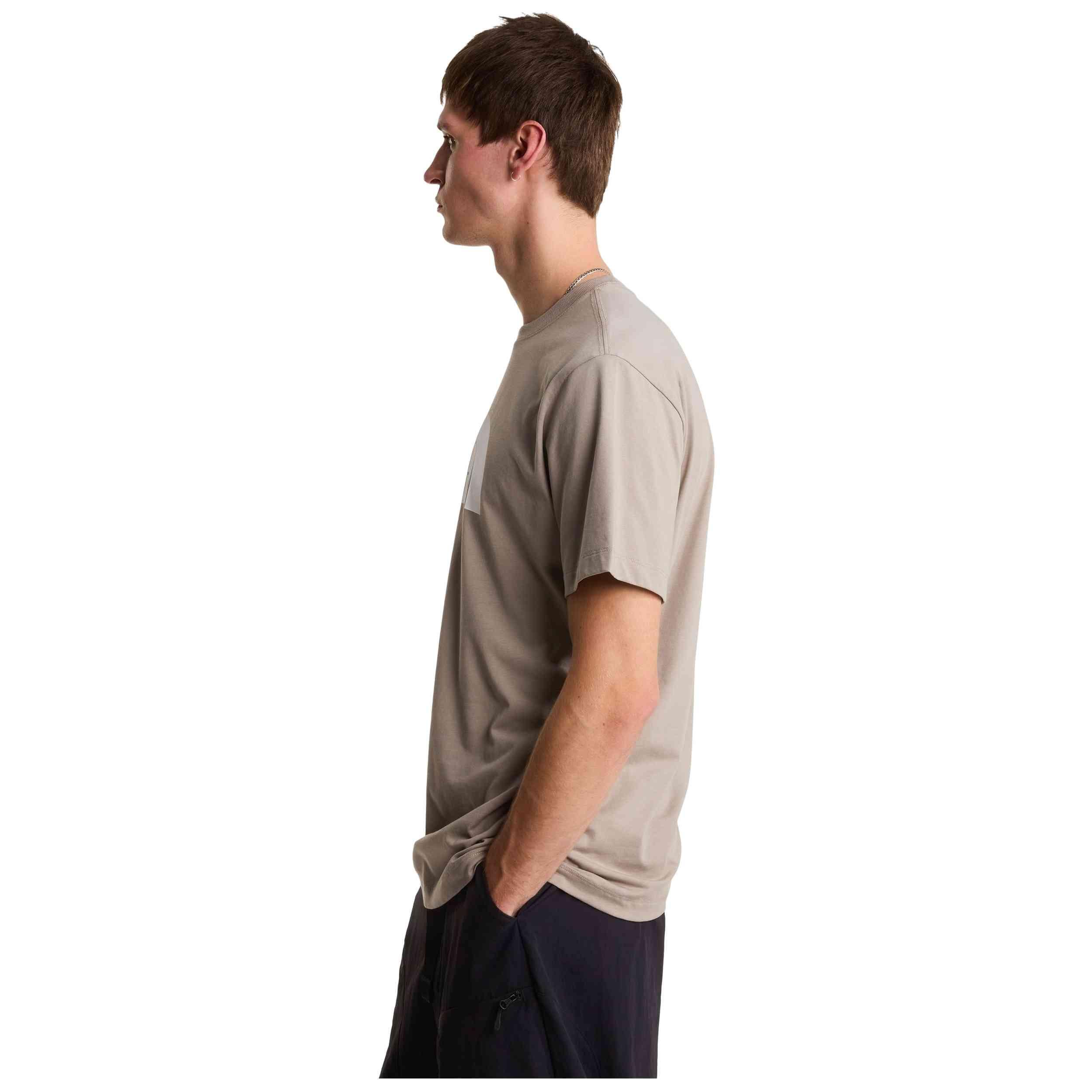T-shirt The north face modèle M EVOLUTION HALF DOME REGULAR SHORT SLE pour homme 5/5
