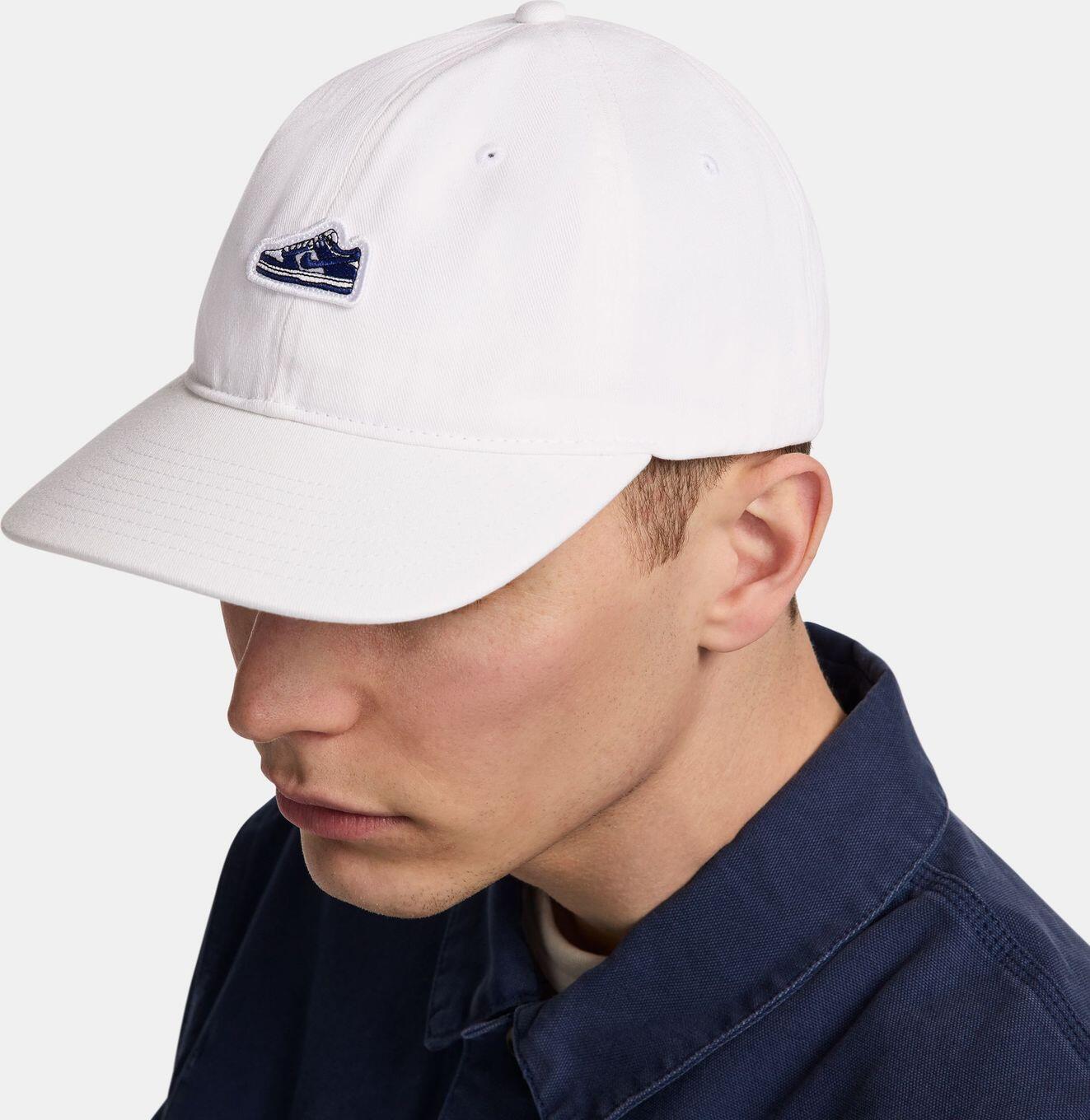 Nike Club Witte Pet 3/6