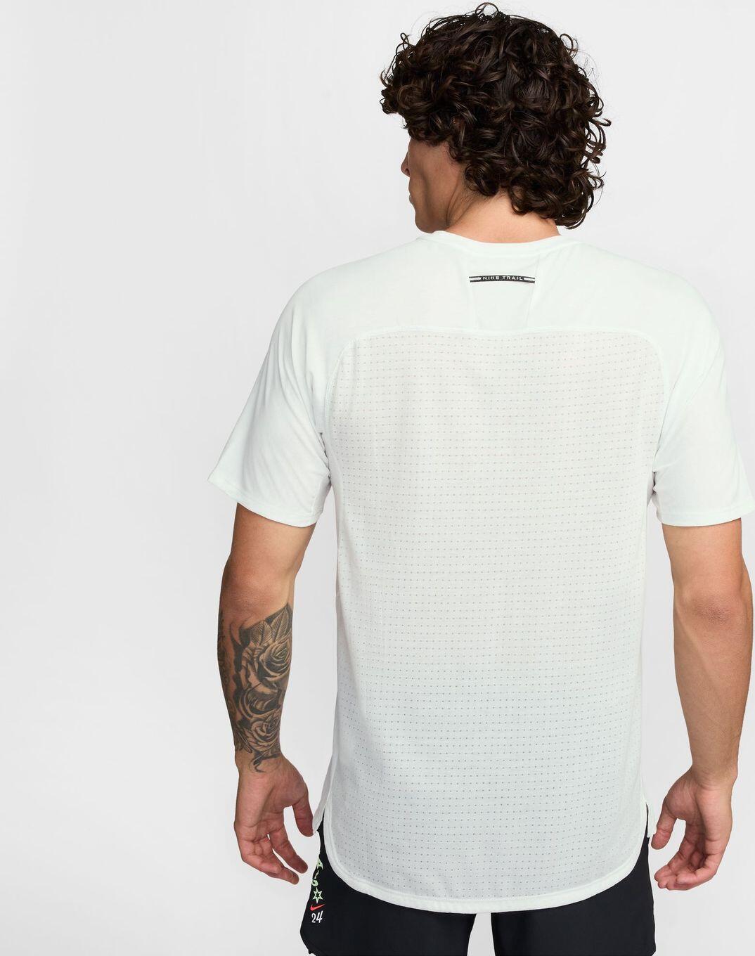 T-Shirt Running Nike Dri-Fit ADV Solar Chase Blanc Homme 2/4