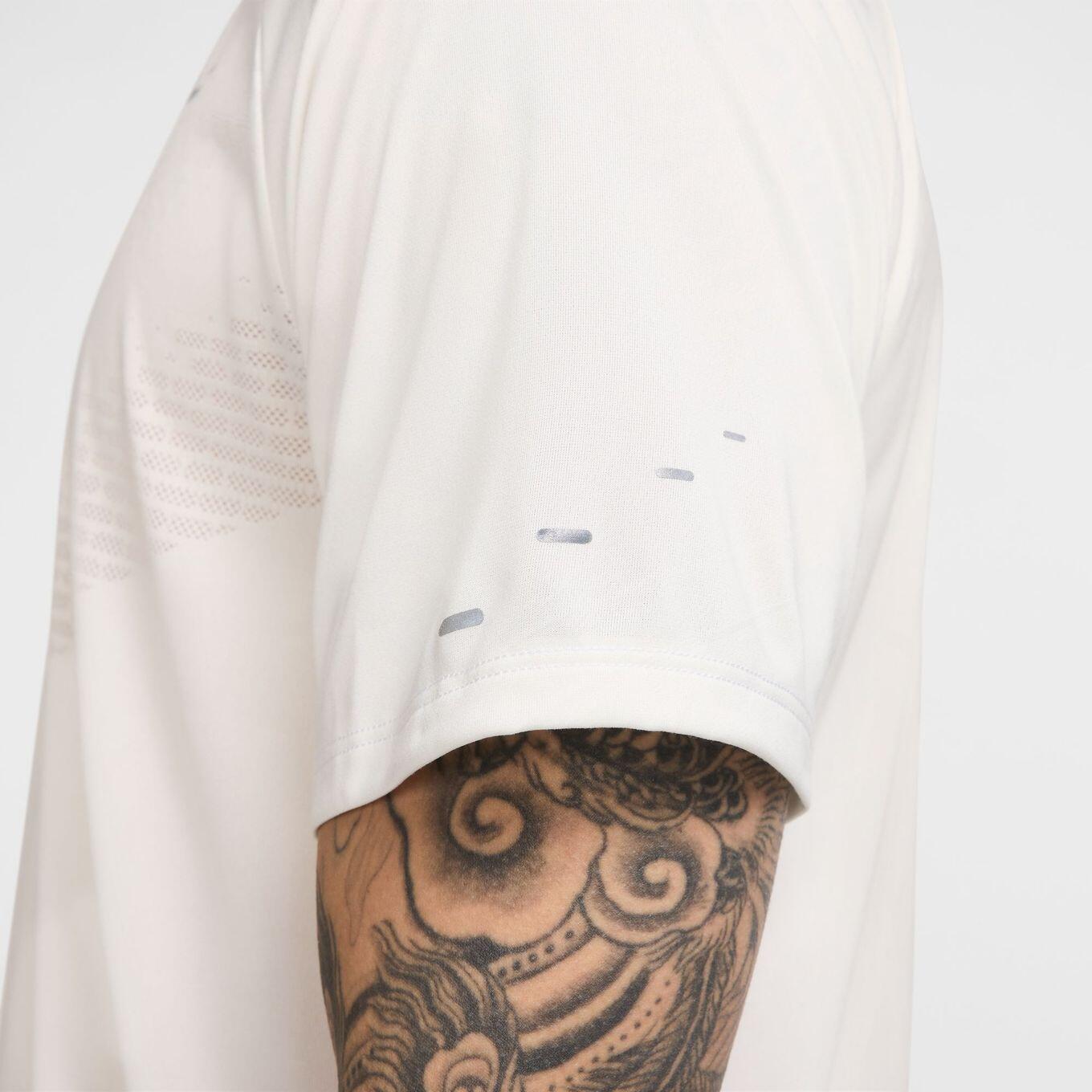 Maglia a maniche corte Nike Stride Beige Uomo 4/7