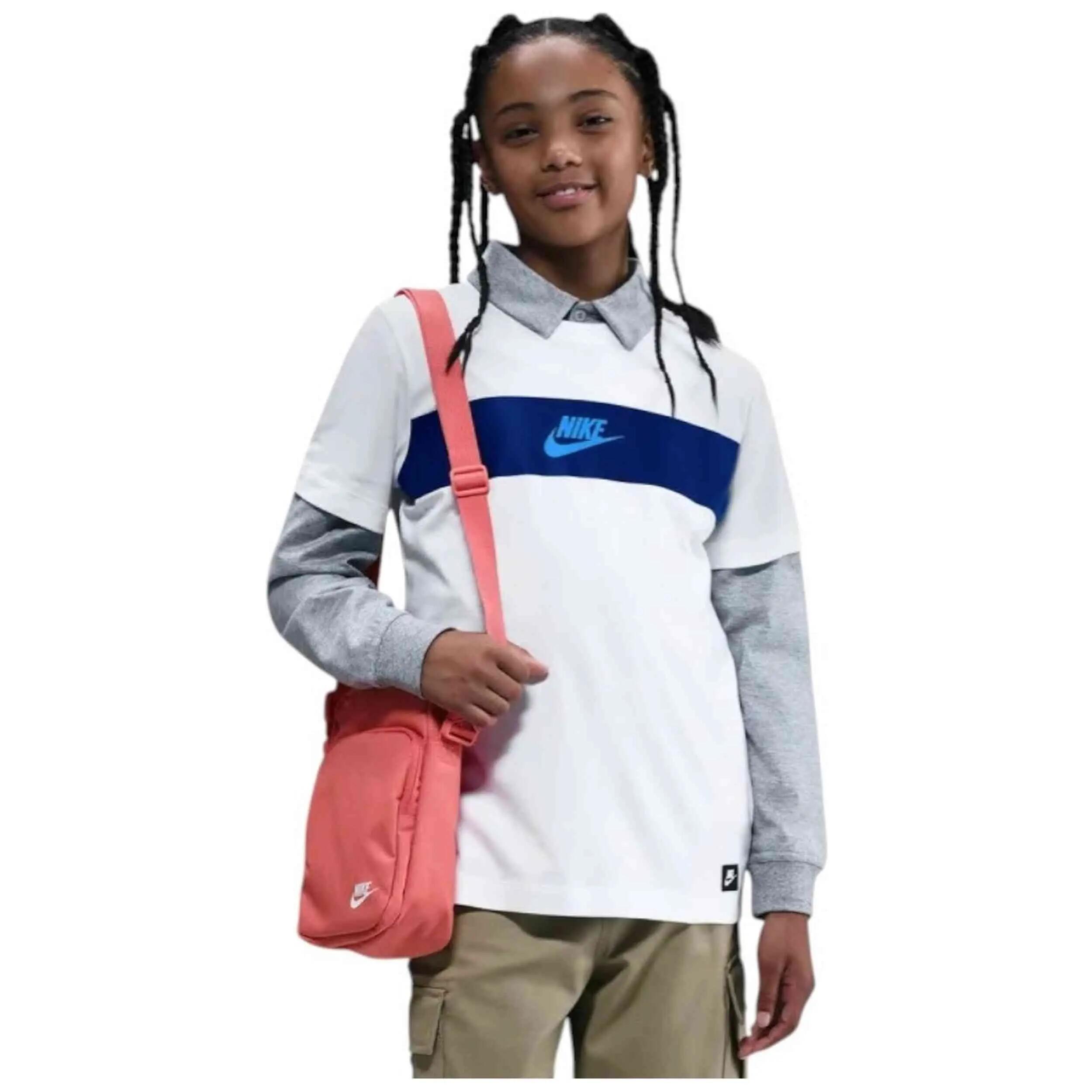 Camiseta de manga corta Nike modelo IF5957-100 para niños unisex 3/4