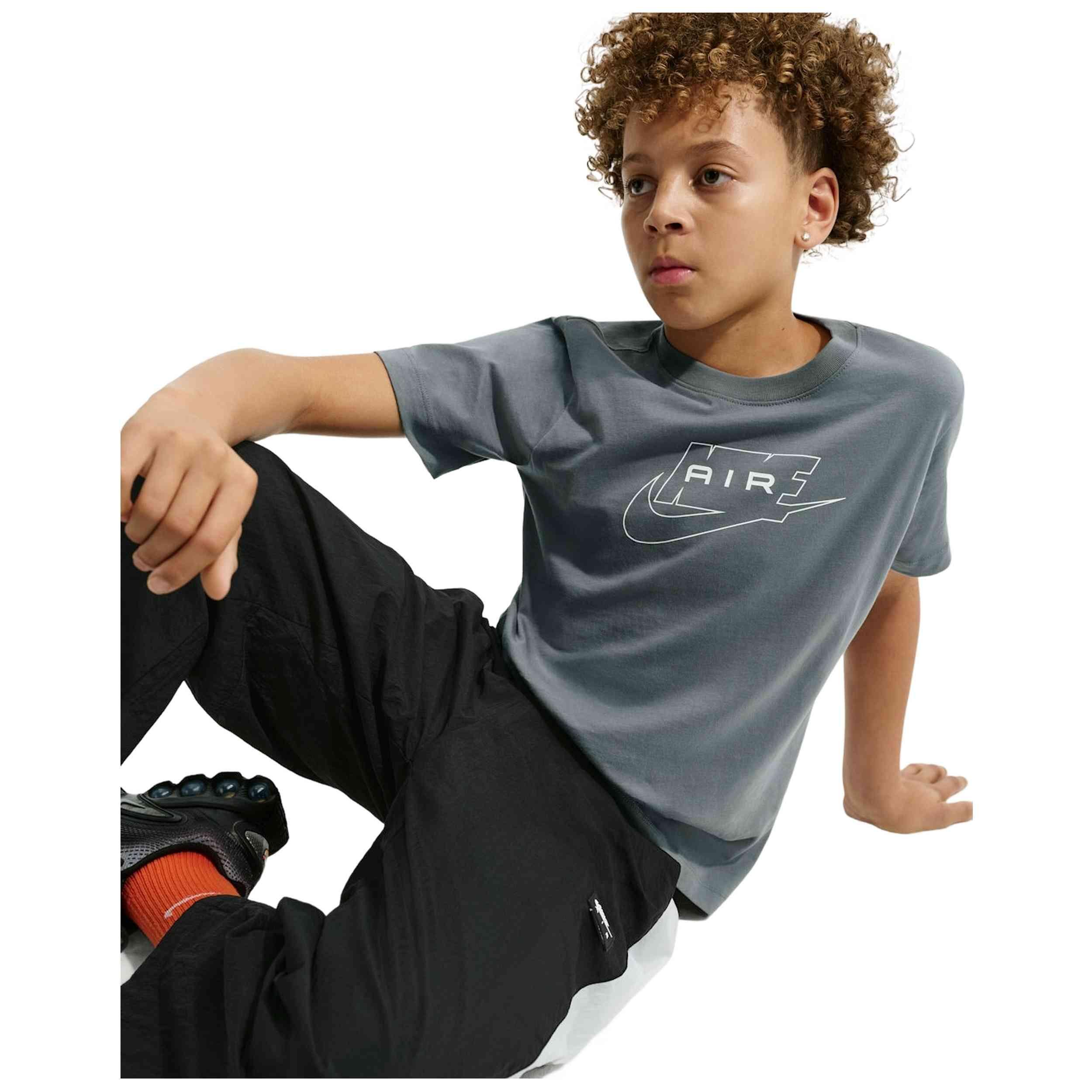 T-shirt Nike modèle Nike Sportswear pour unisexe enfants 3/5
