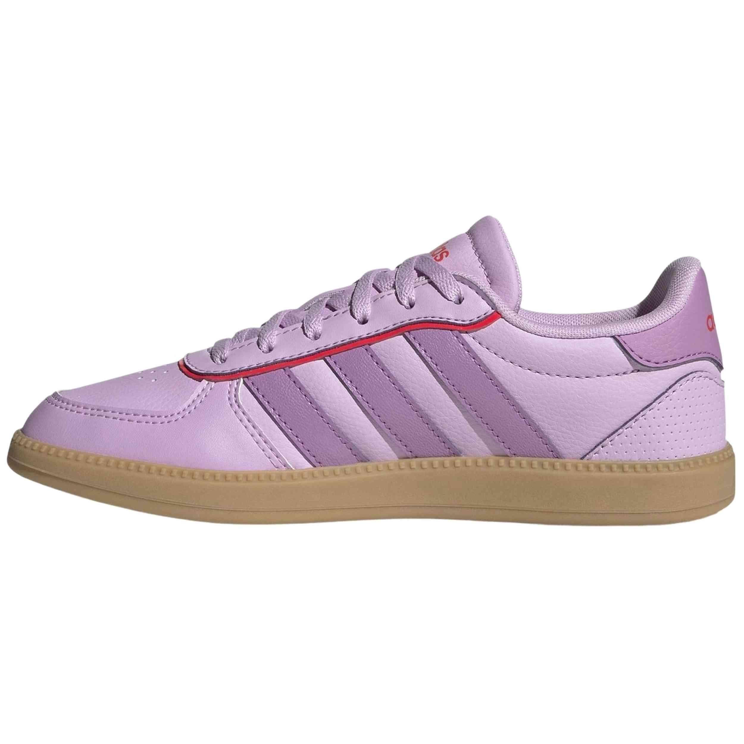 Schoen Adidas model JQ3057 voor jongens 3/4