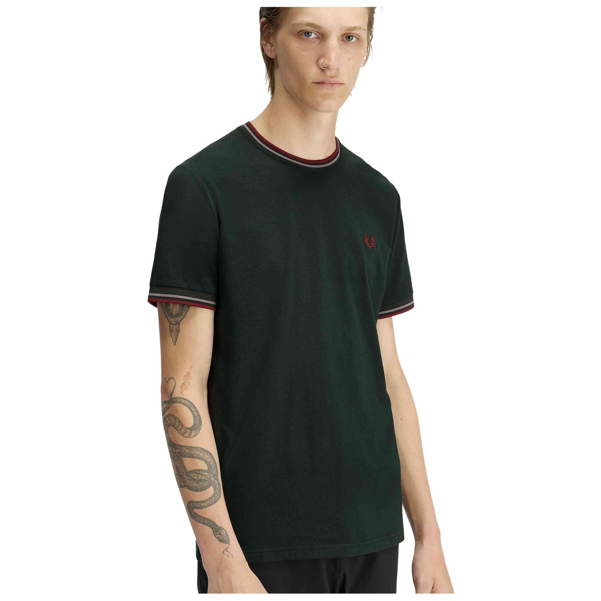 T-shirt met korte mouwen Fred perry model CAMISETA CON EL RIBETE CON voor mannen 3/5
