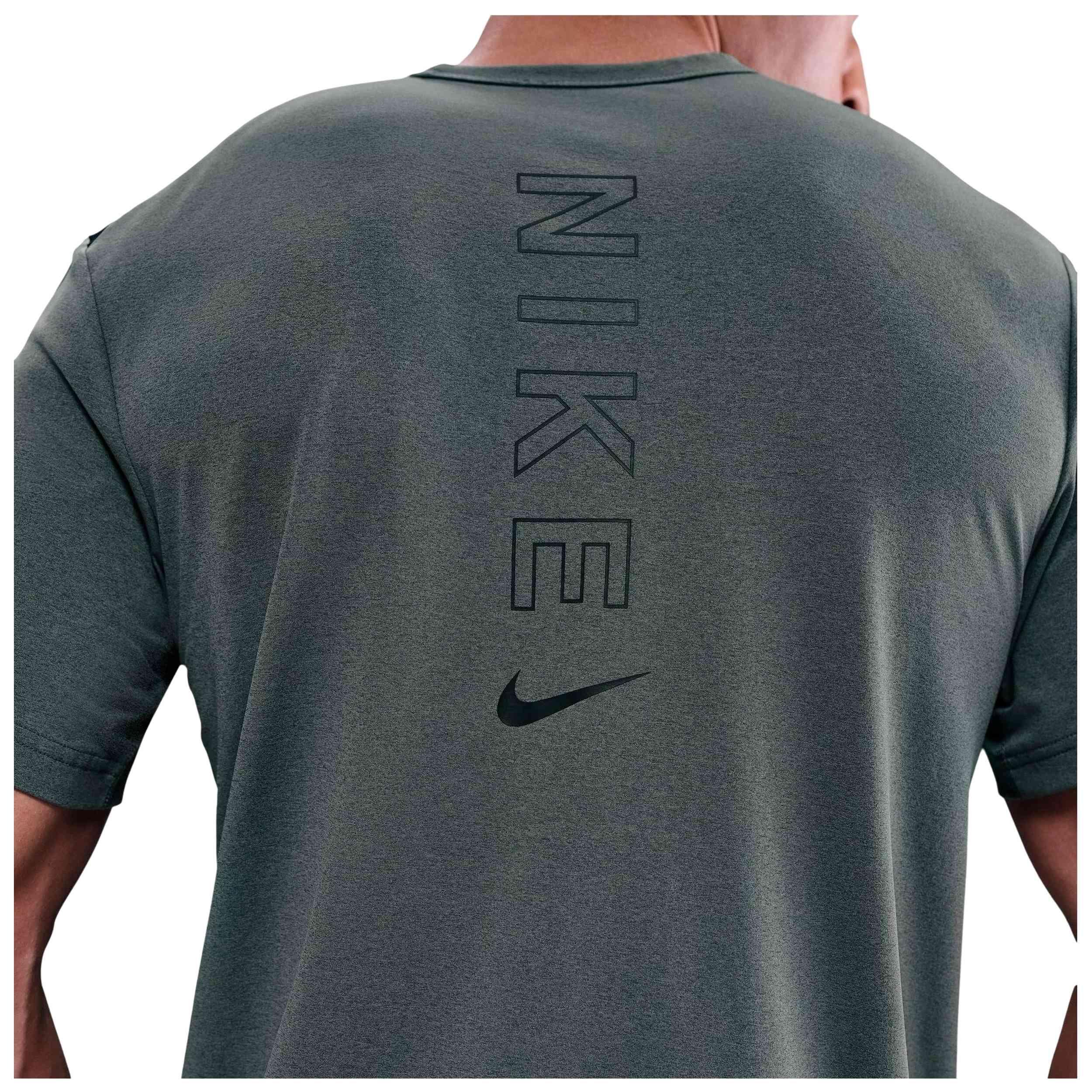 Camiseta de manga corta Nike modelo Nike Sportswear para hombre 4/5