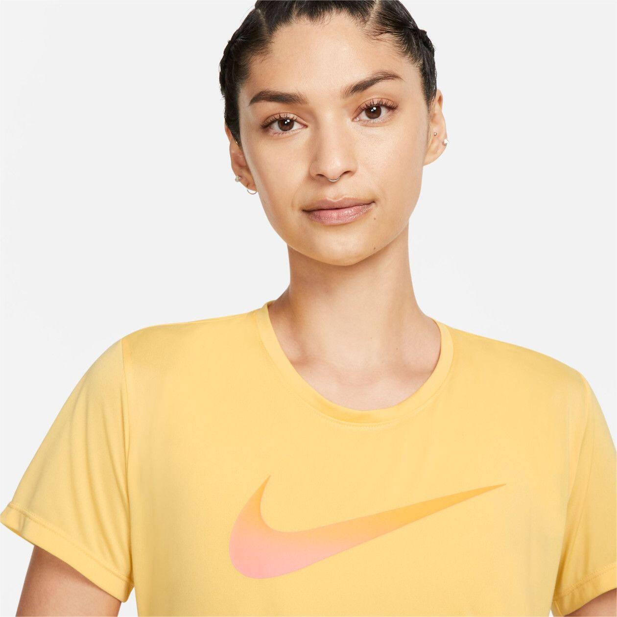 T-Shirt Running Nike Dri-Fit Swoosh Jaune Femme 3/4