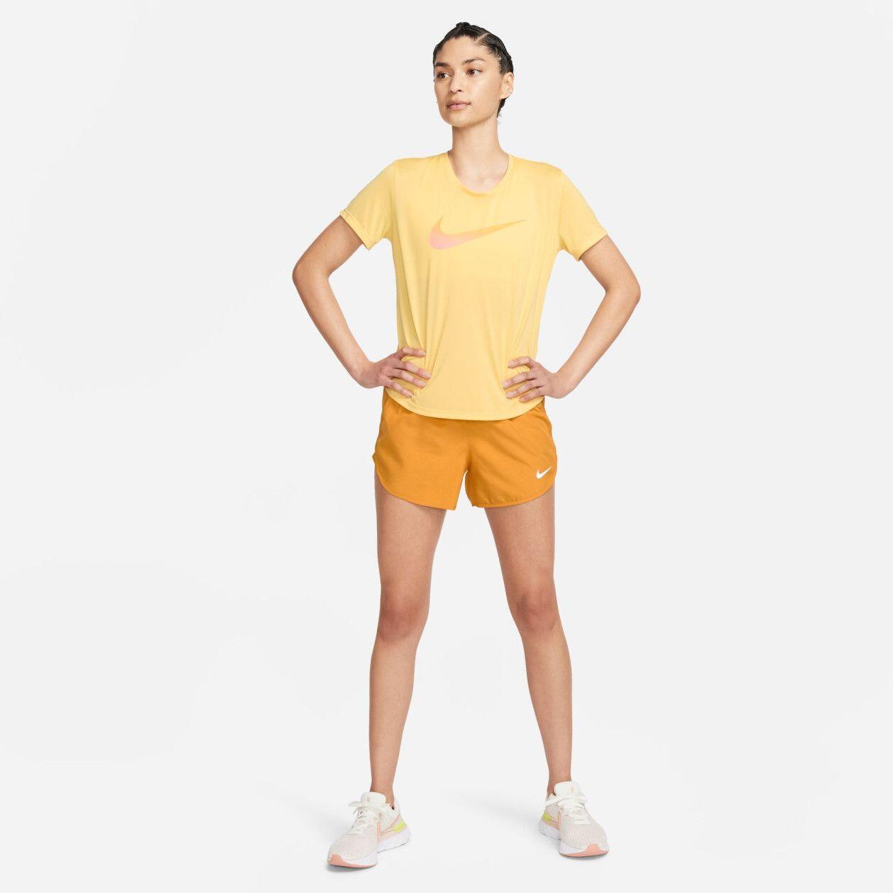 T-Shirt Running Nike Dri-Fit Swoosh Jaune Femme 4/4