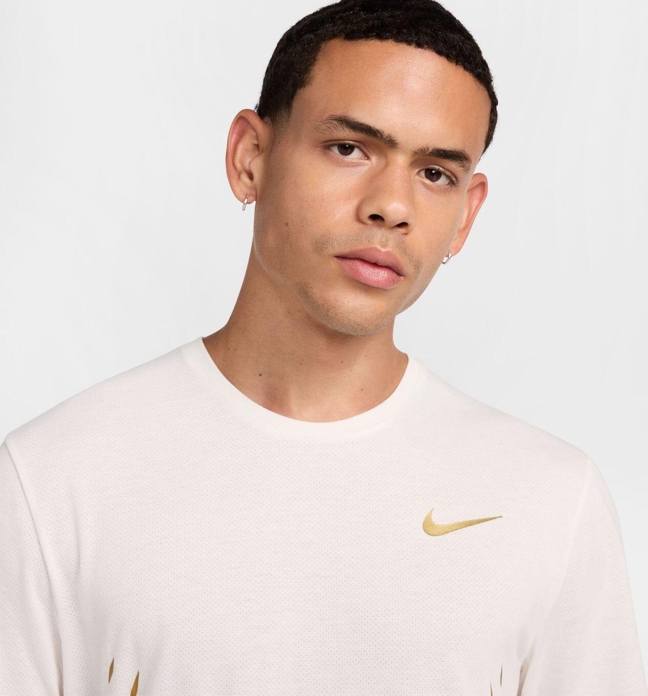 T-Shirt Running Nike x Jakob Blanc/Or Homme 3/7