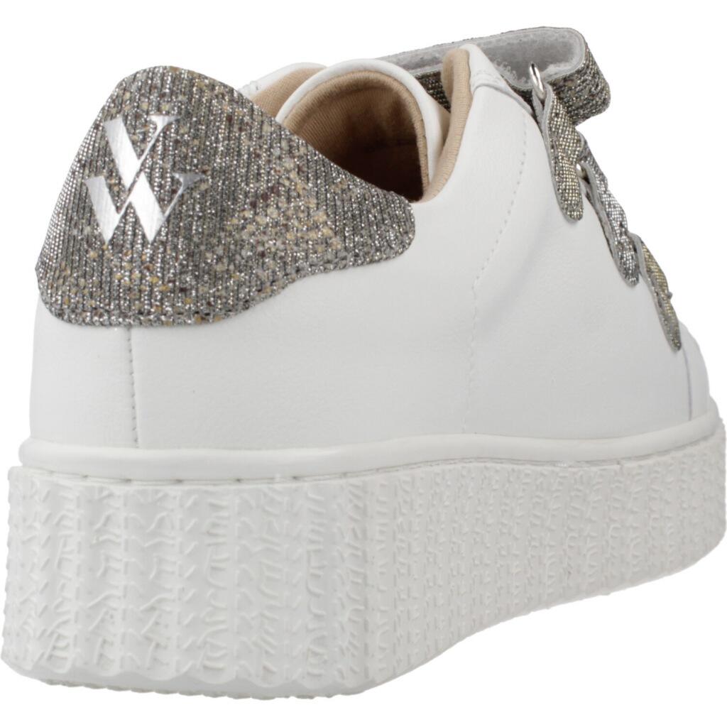 Baskets Vanessa Wu Modèle Jane Couleur Blanc 3/5