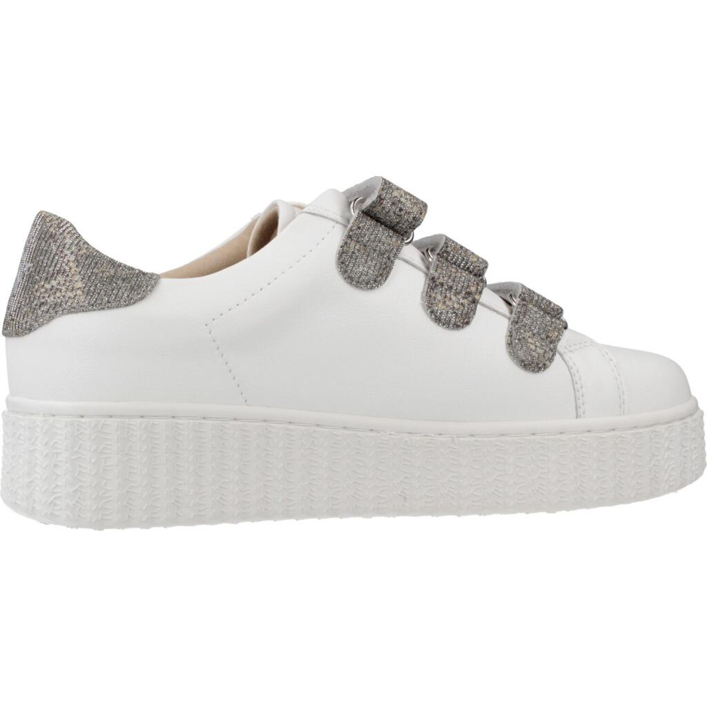 Baskets Vanessa Wu Modèle Jane Couleur Blanc 4/5