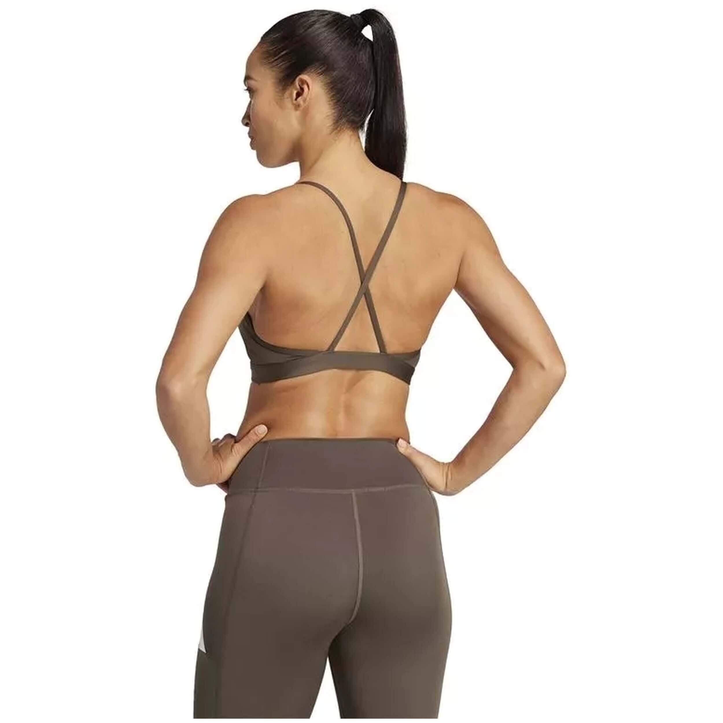 Top Adidas modello JE3774 per donne 2/2