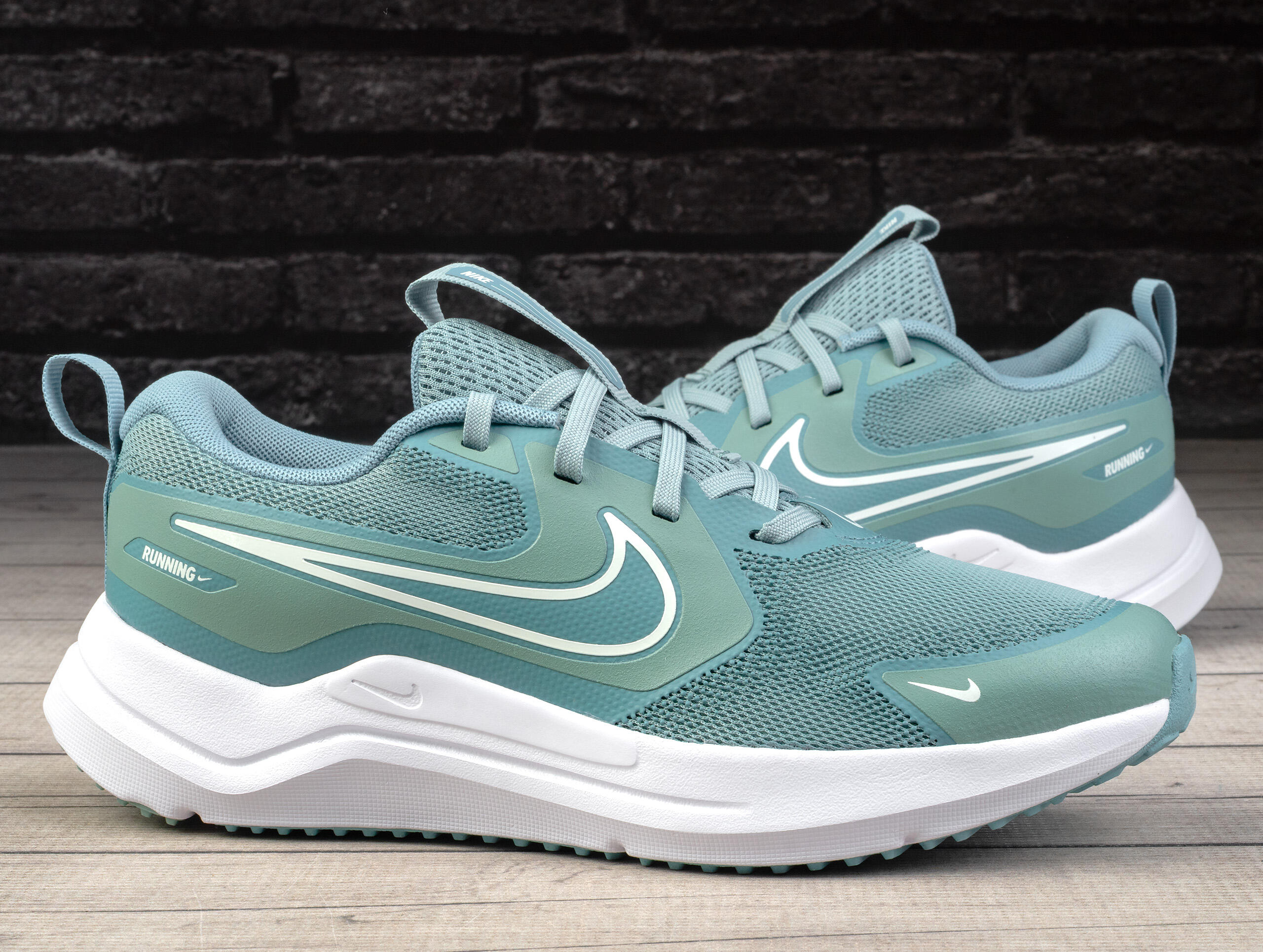 Buty damskie sportowe treningowe do biegania Nike COSMIC RUNNER 2/6