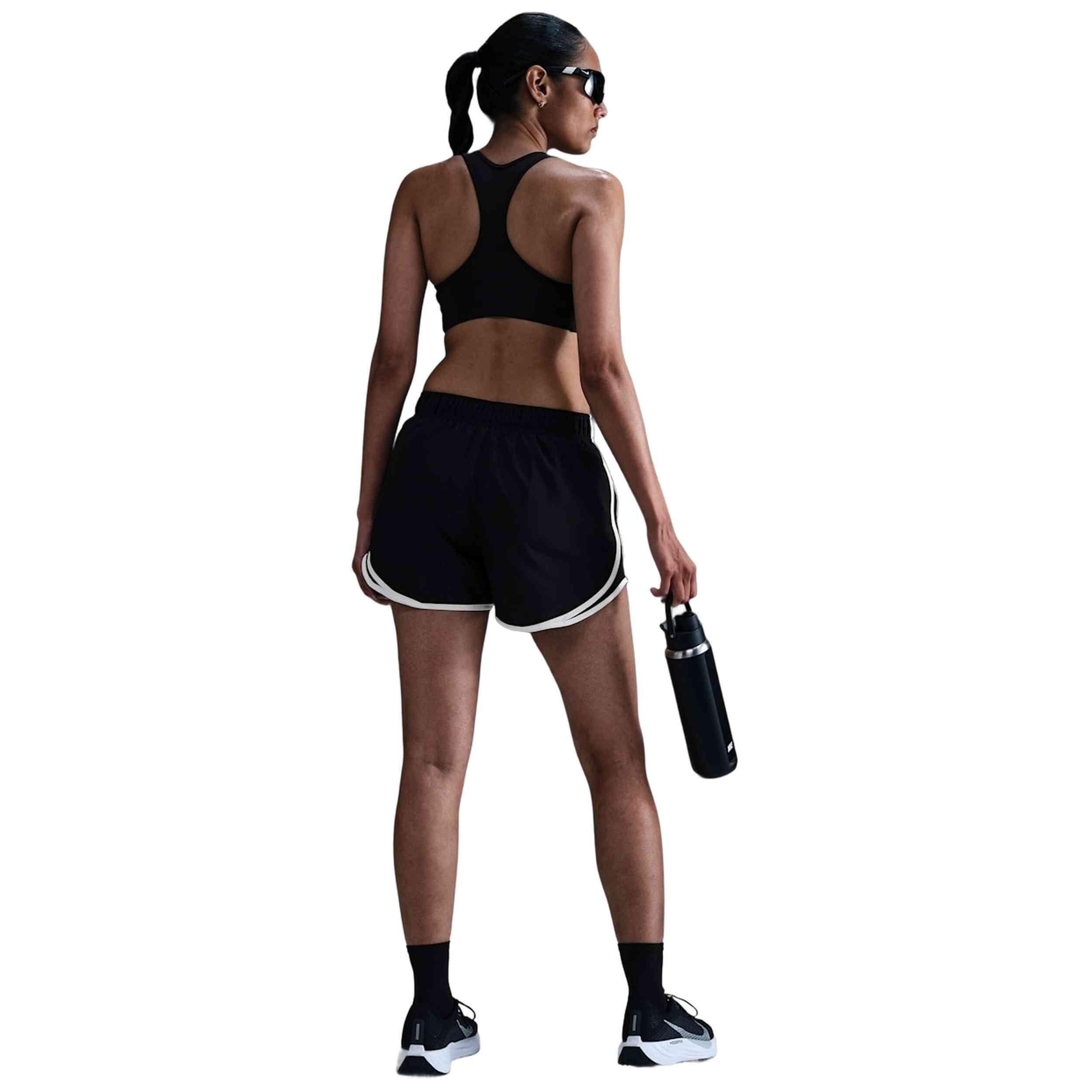 Top Nike modello HM6096 per donne 4/5