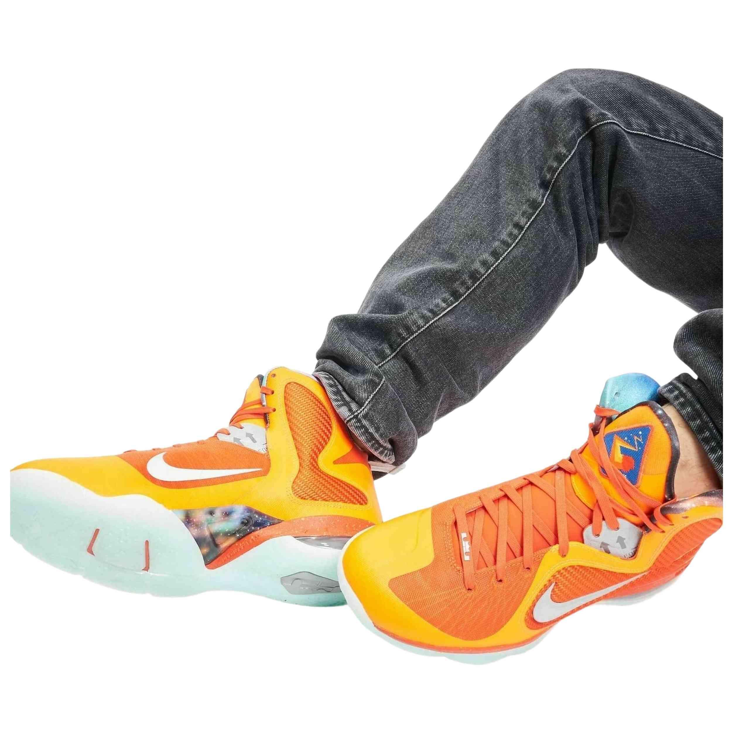 NIKE picture