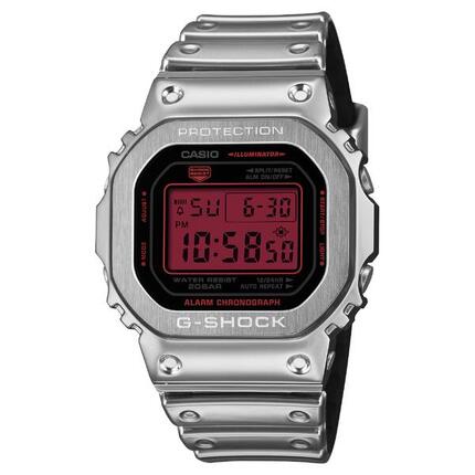 Casio Digitaal Horloge Zilverkleurig/Zwart GM-5600YRA-8ER
