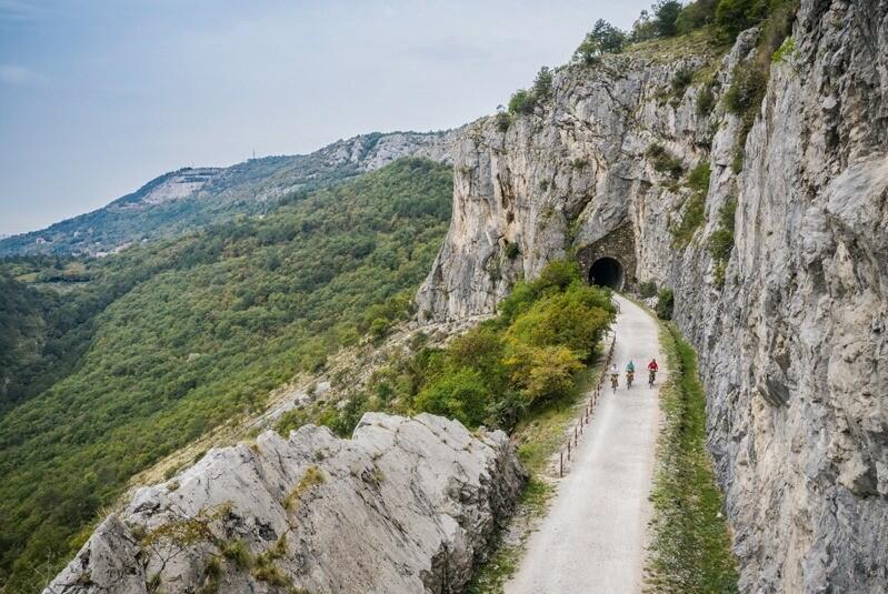 DECATHLON TRAVEL picture