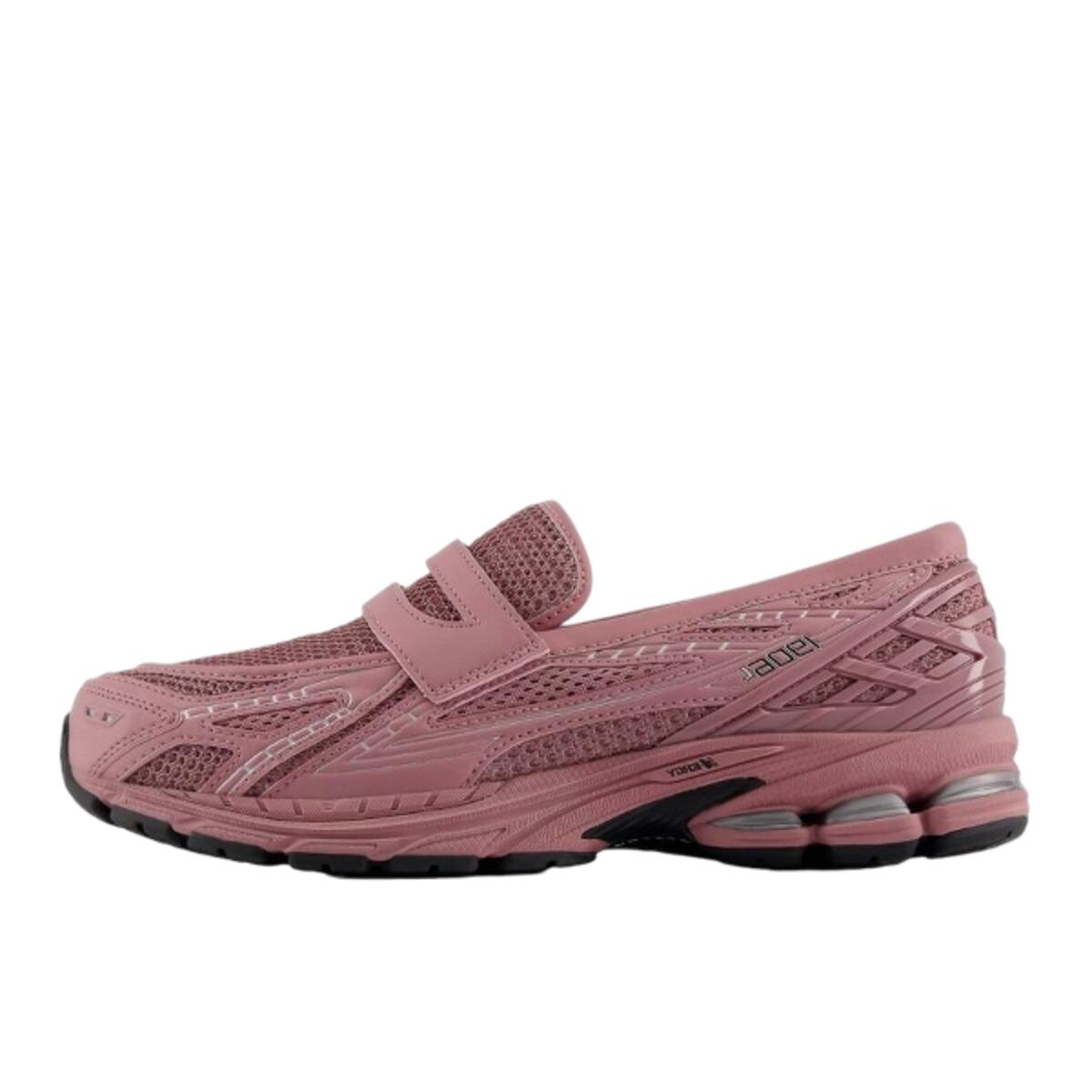 NEW BALANCE picture