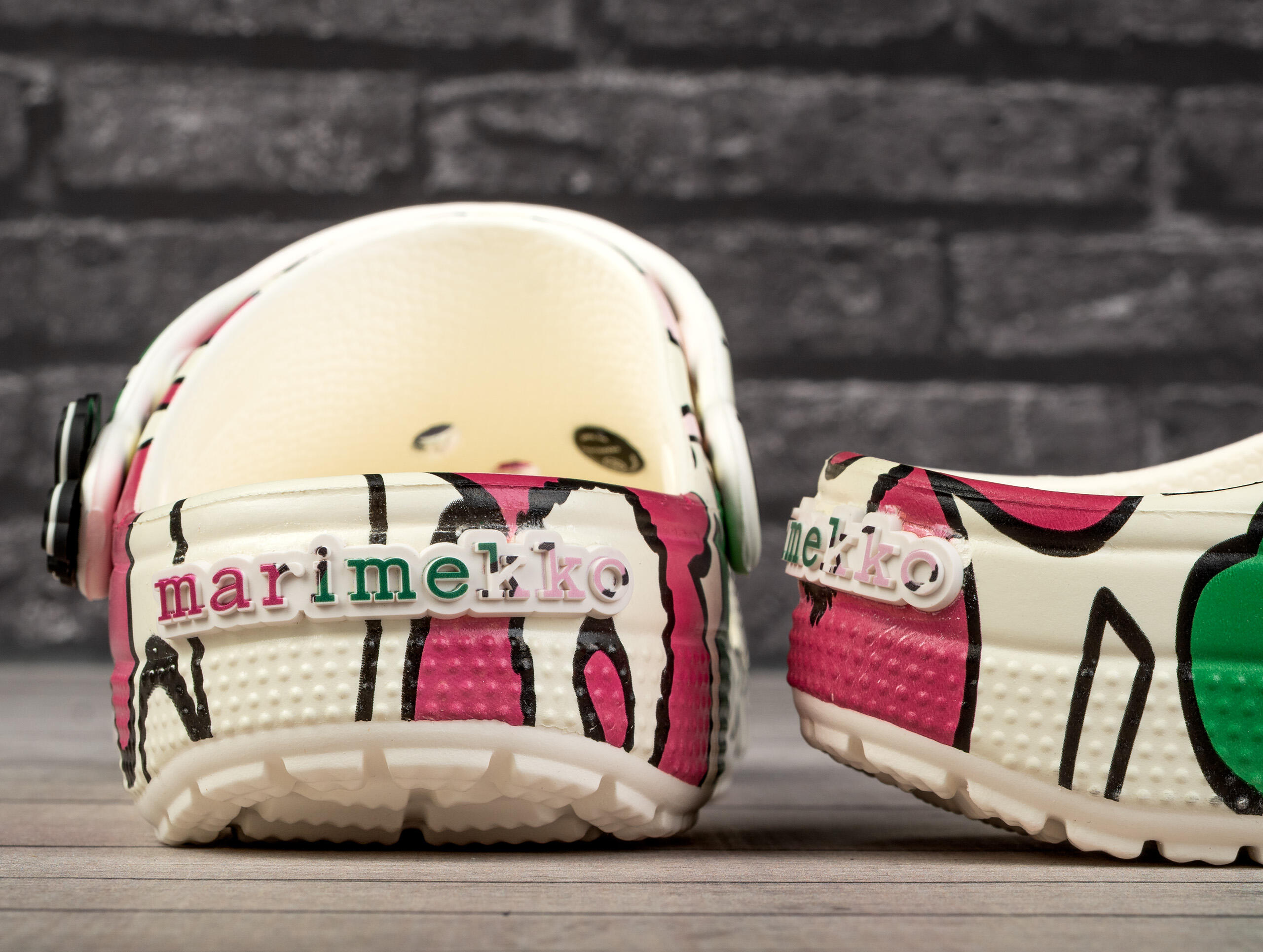 Klapki damskie sportowe  Crocs MARIMEKKO CLASSIC CLOG 4/7
