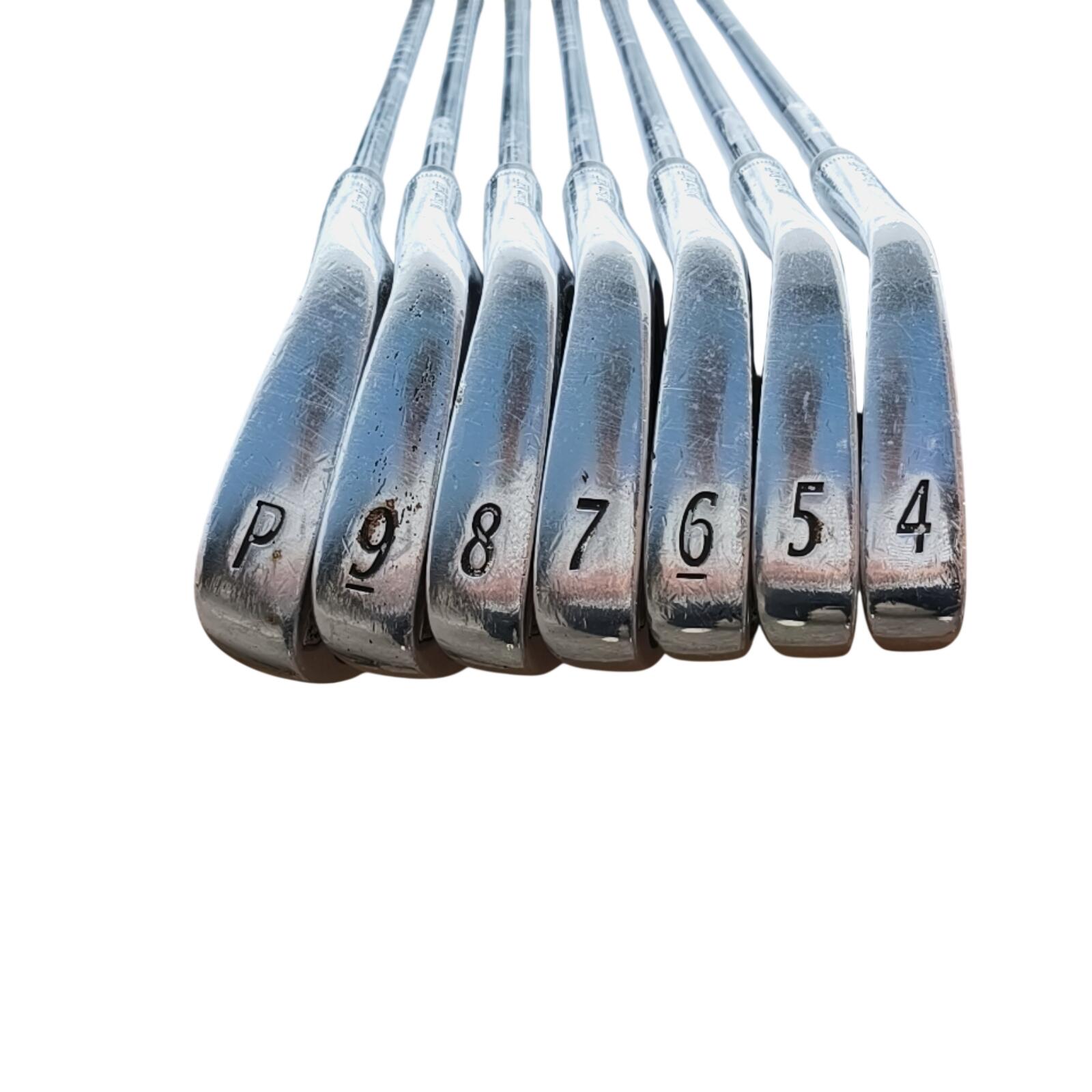 Wilson Staff FG Tour Forged IJzerset / 4-PW / Flex Regular / Staal 2/7