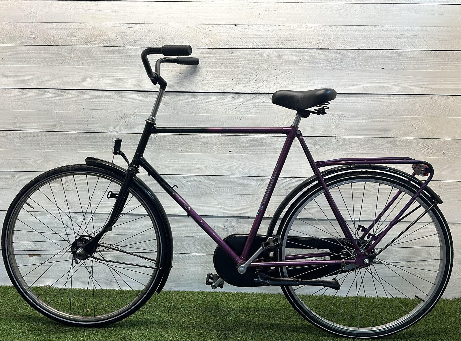 Tweedehands zwarte stadsfiets 28" - city speed, met standaard, serviced 2/3