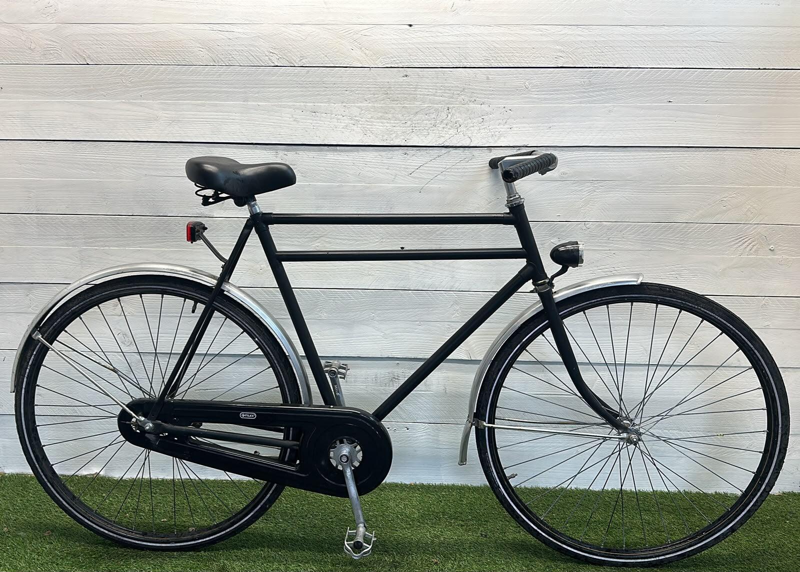 Tweedehands zwarte stadsfiets 28" - city speed, met standaard, serviced 2/3