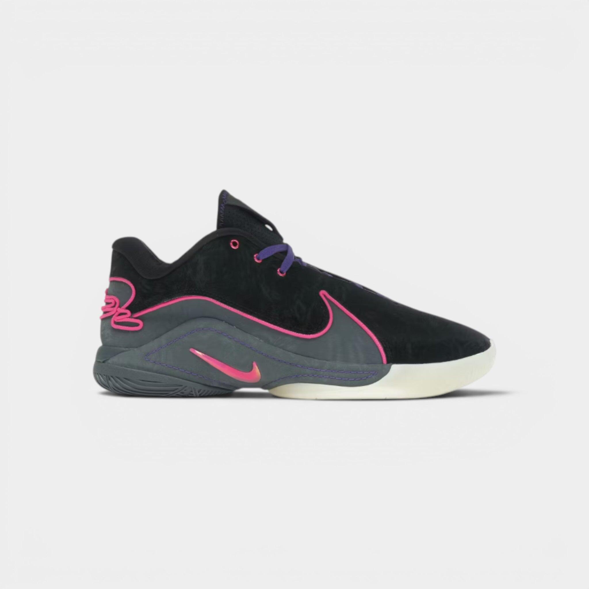 NIKE picture