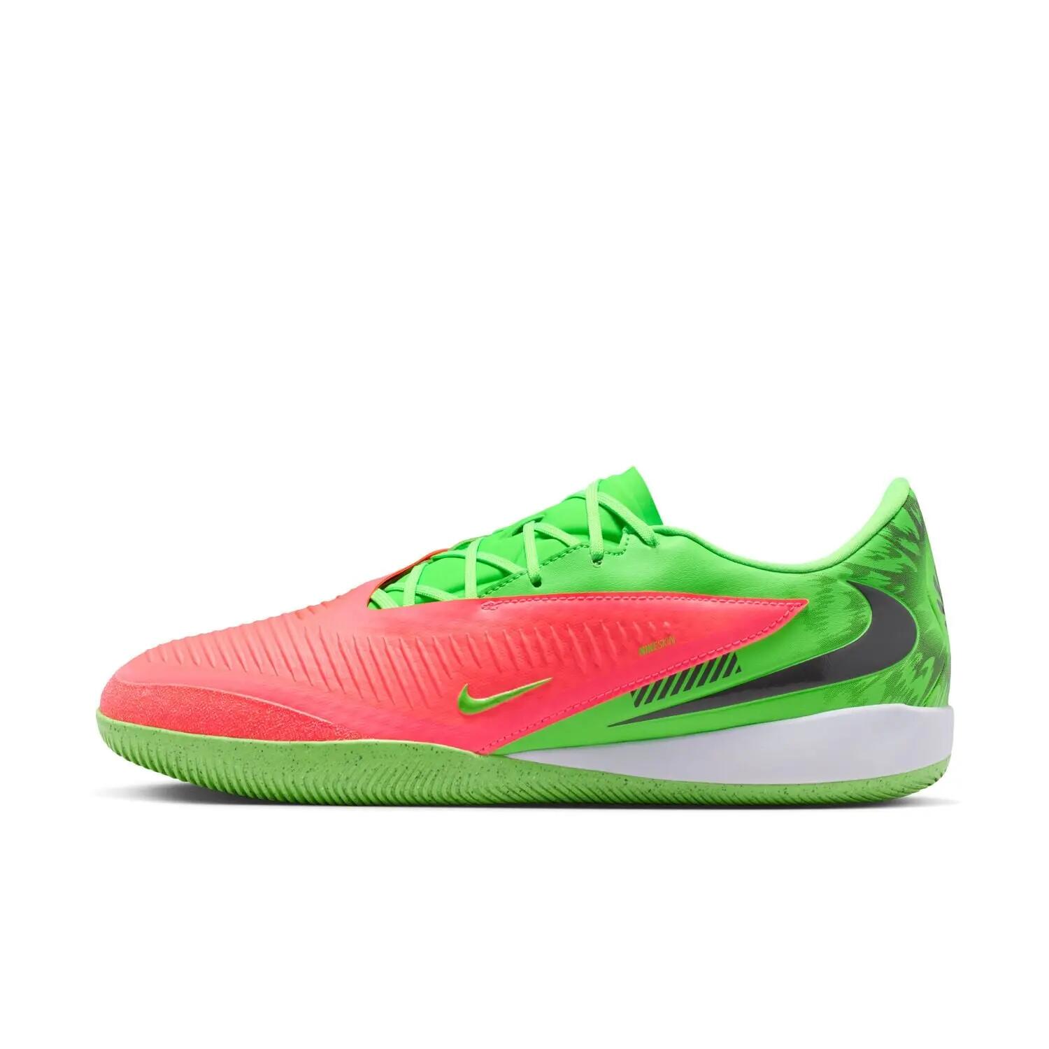 NIKE picture