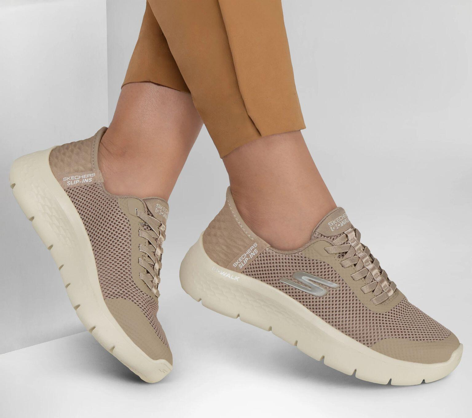 Scarpe lifestyle Skechers Slip-ins Go Walk Flex Grand Entry beige da donna 6/7