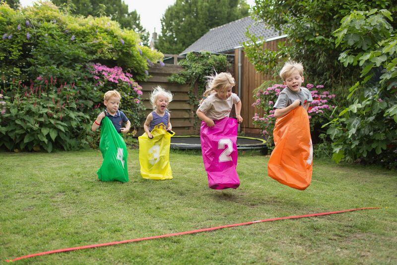 Feestkit spelset - buitenspellen voor verjaardag - zaklopen - blikgooien 5/6