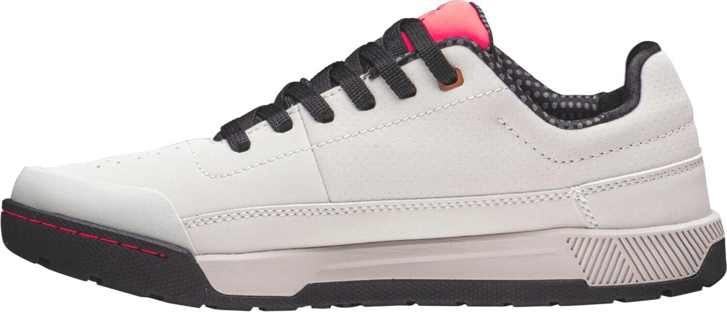 Flat 2.0 Shoe 2/7