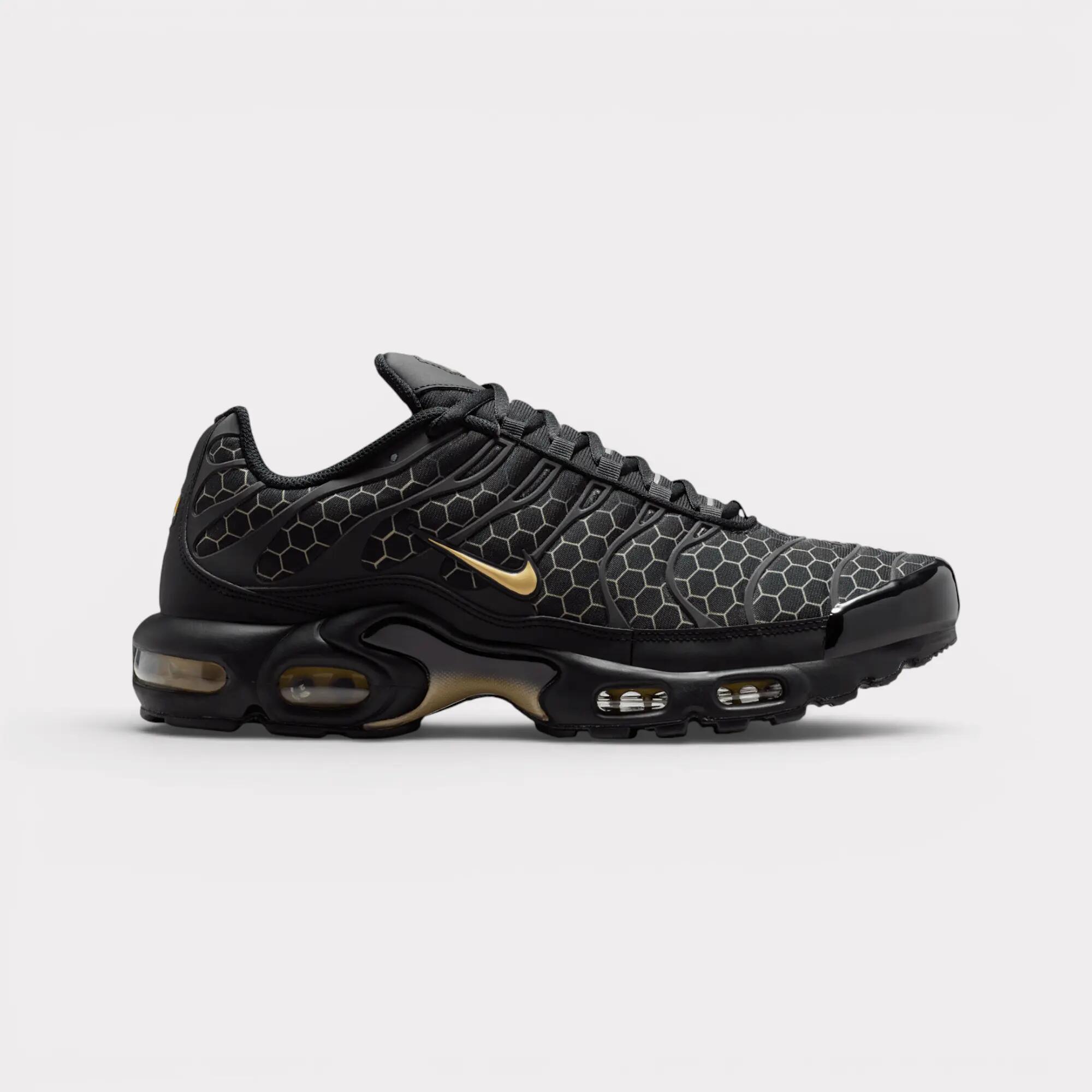 NIKE picture