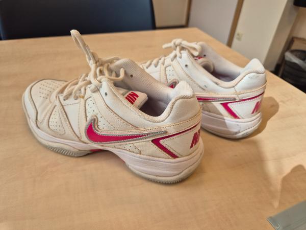 NIKE picture