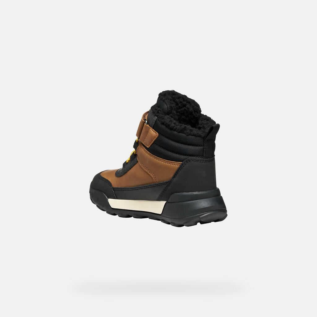 Bottes Garçon J TREKKYUP BOY B ABX Marron Clair/Noir 5/7