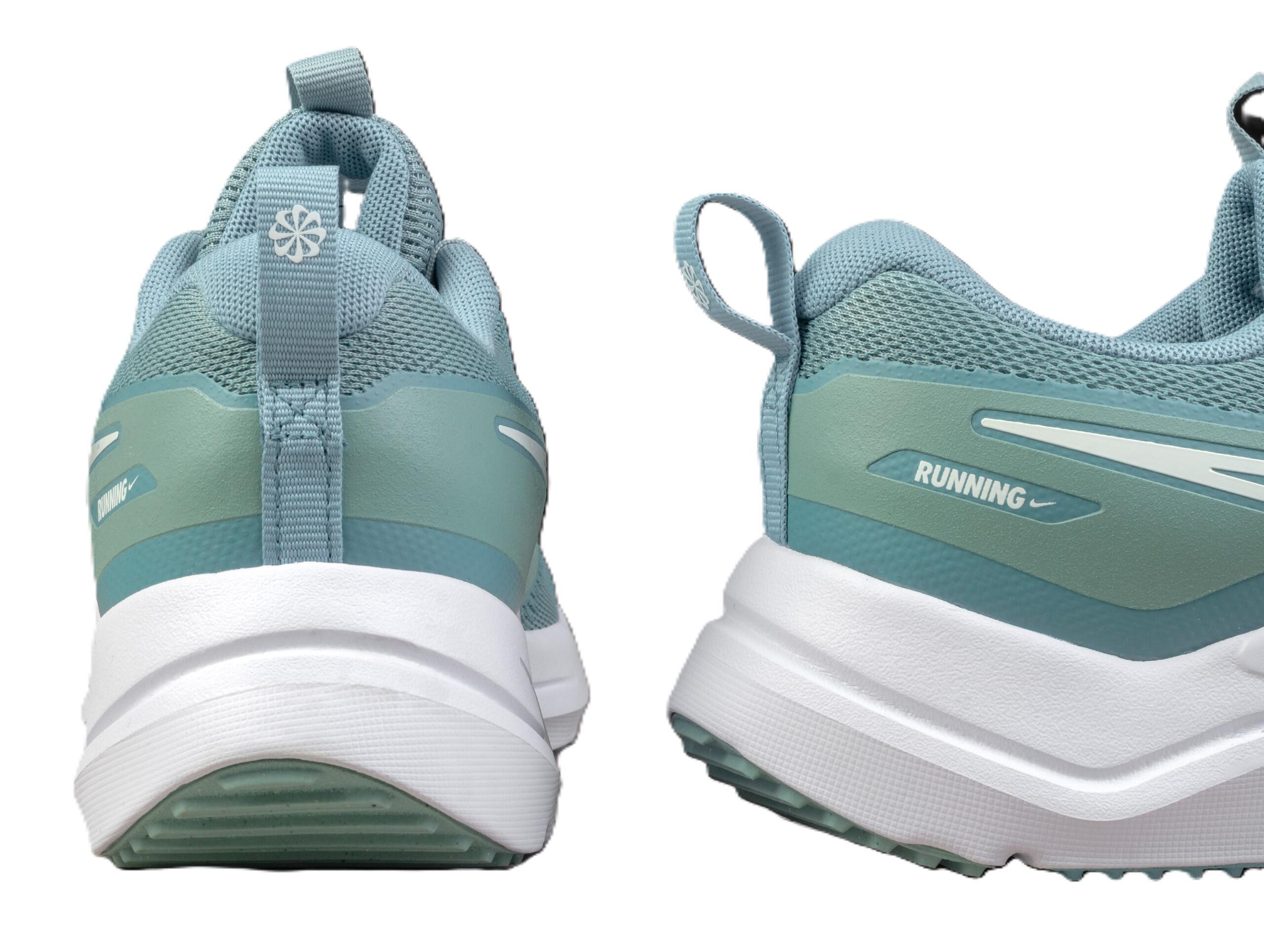 Buty damskie sportowe treningowe do biegania Nike COSMIC RUNNER 4/5